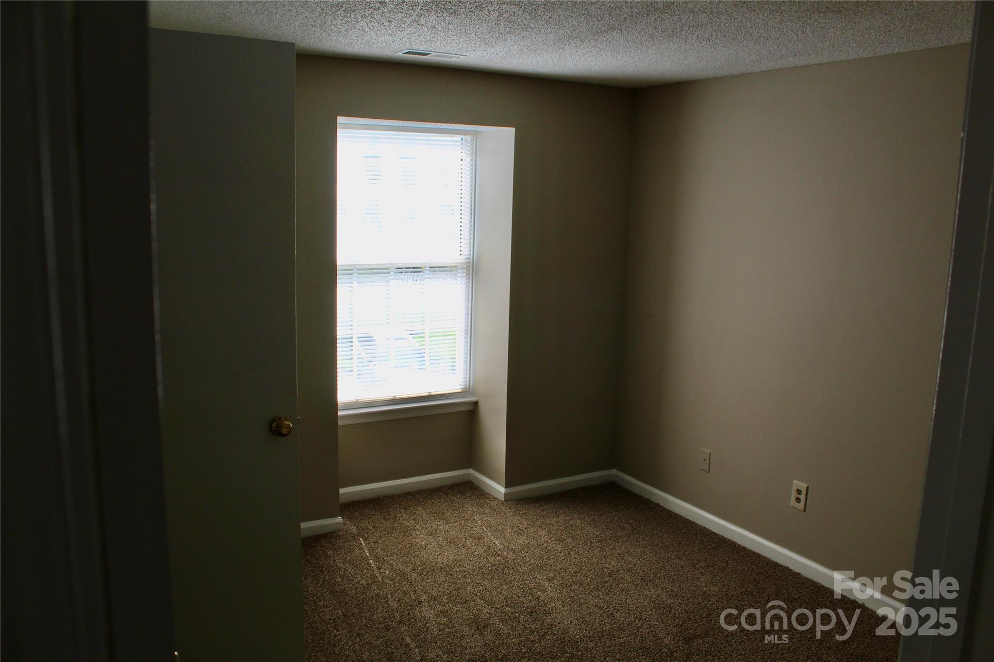 1604 Arlyn Circle