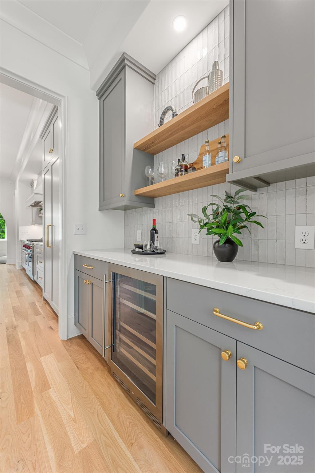 5127 Lansing Drive