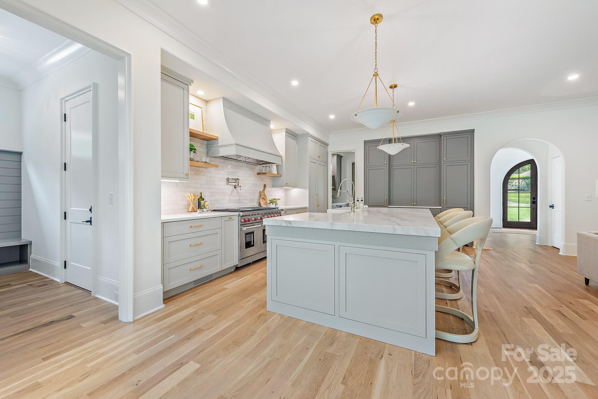 5127 Lansing Drive