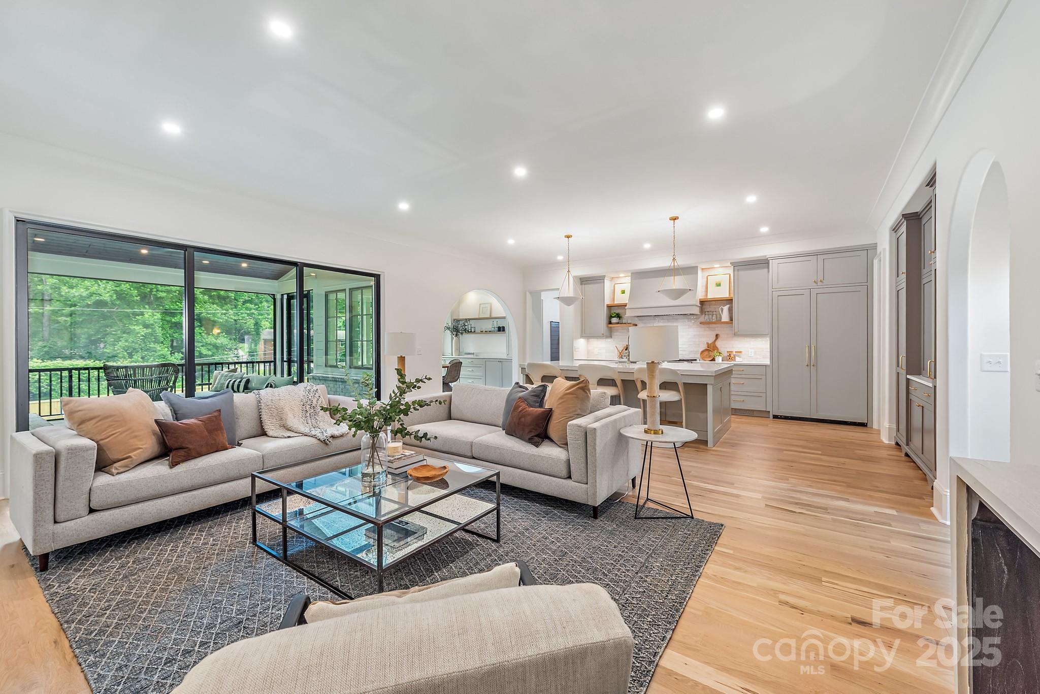 5127 Lansing Drive