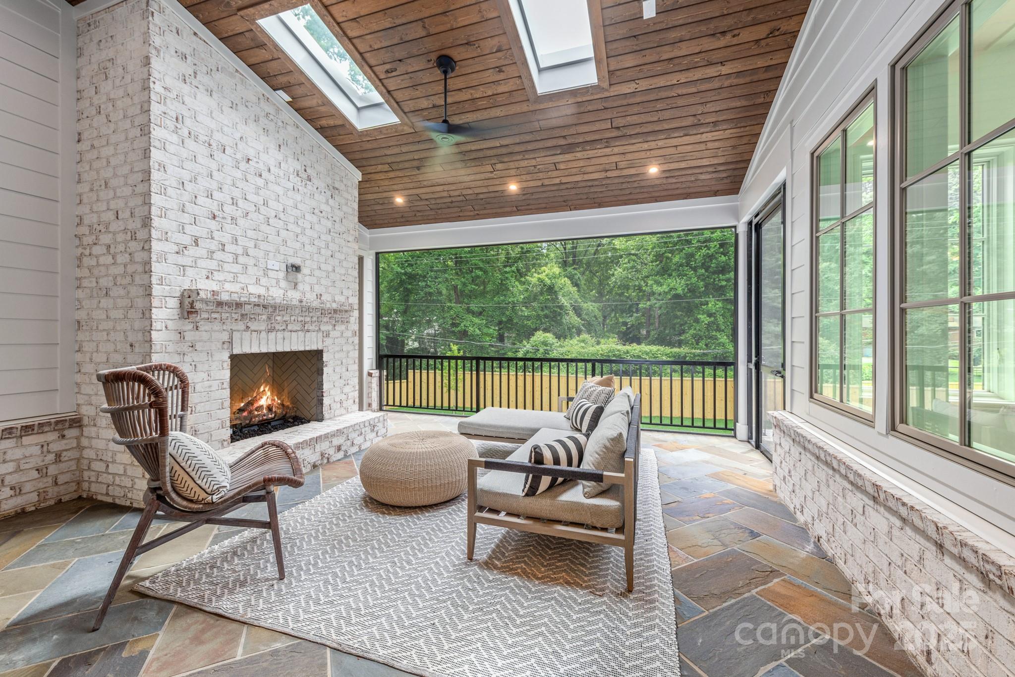 5127 Lansing Drive