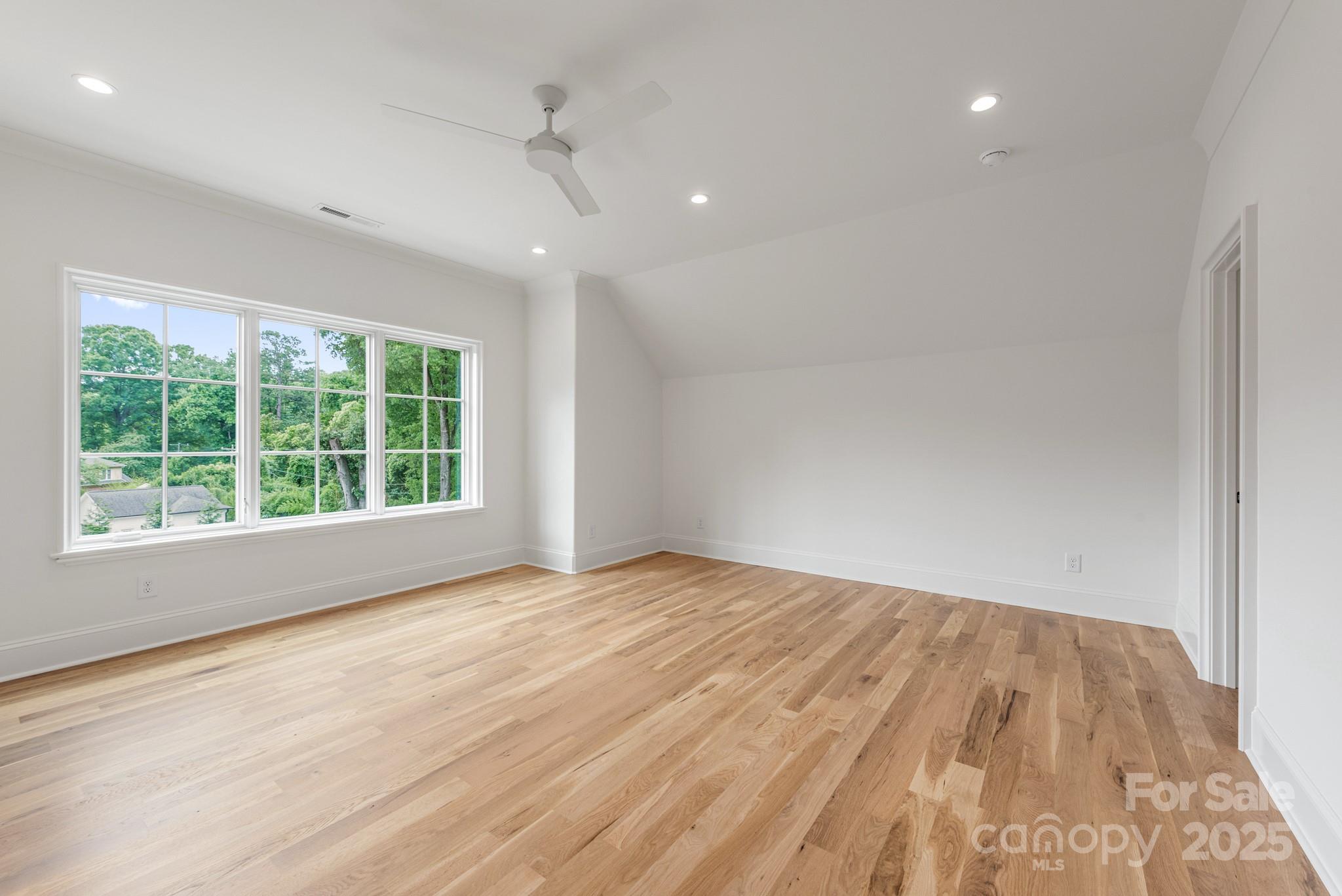 5127 Lansing Drive