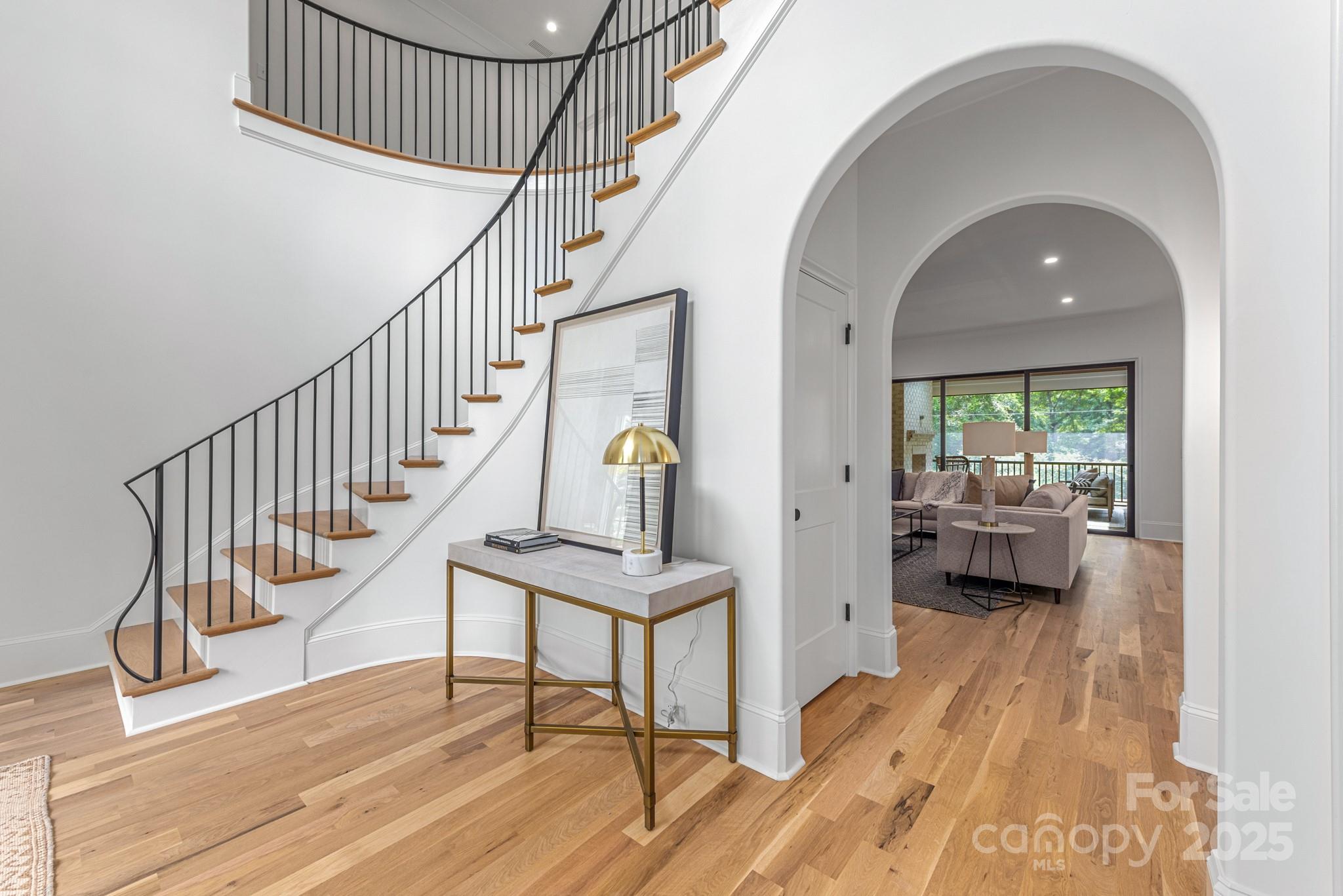 5127 Lansing Drive