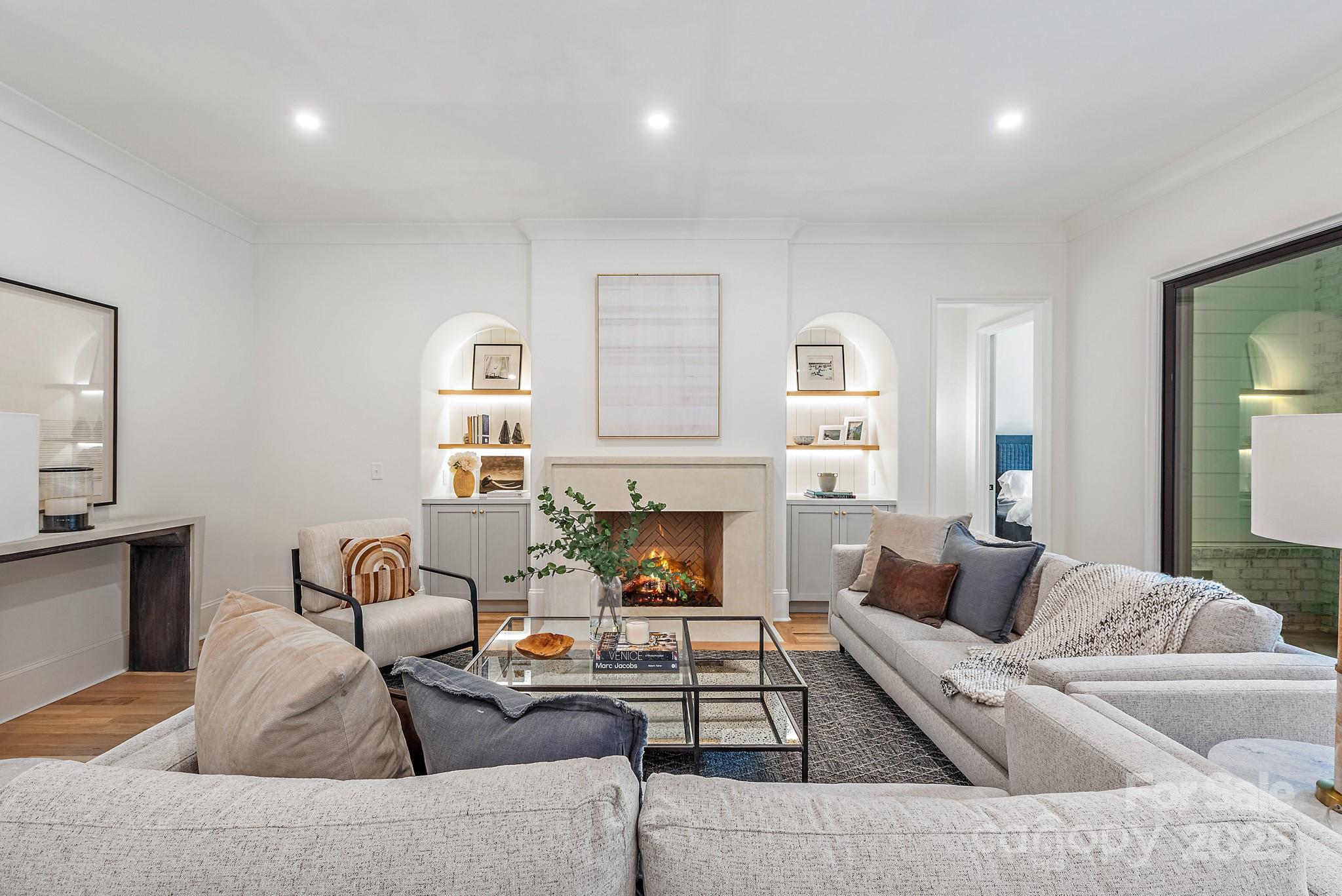 5127 Lansing Drive