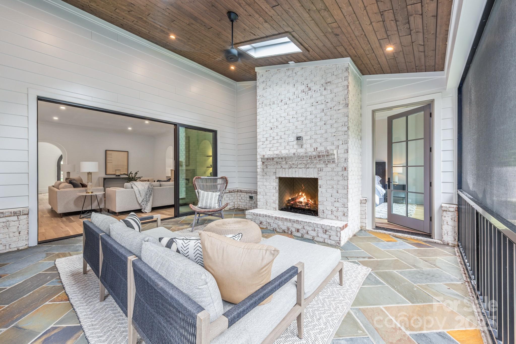 5127 Lansing Drive