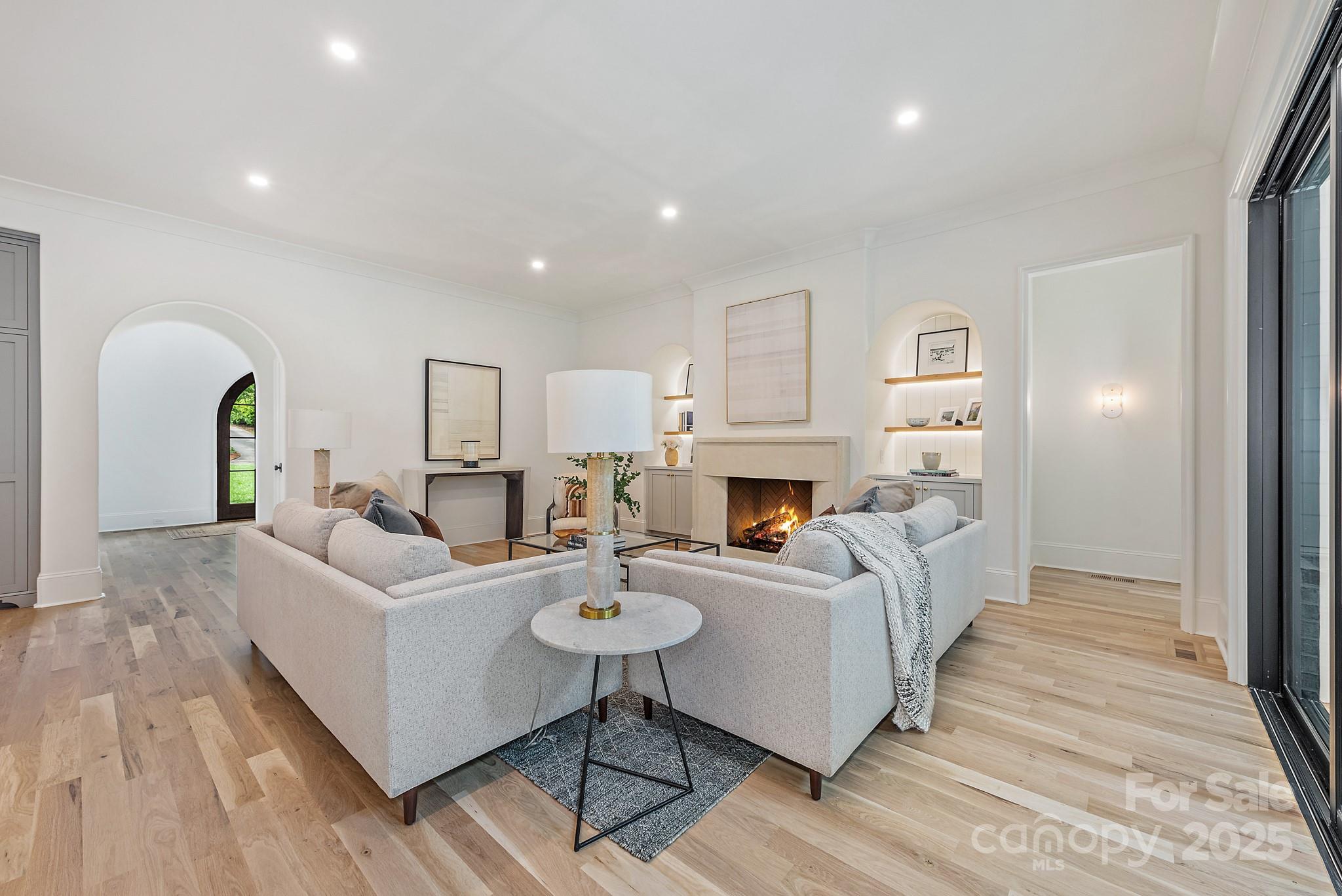 5127 Lansing Drive