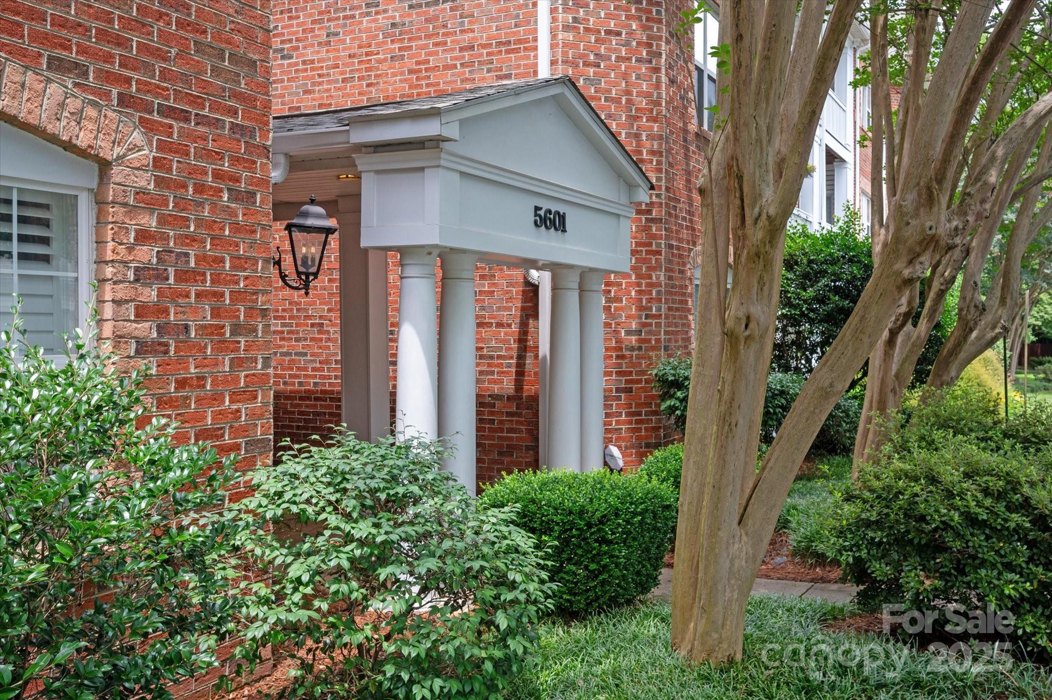 5601 Fairview Road Unit: 11