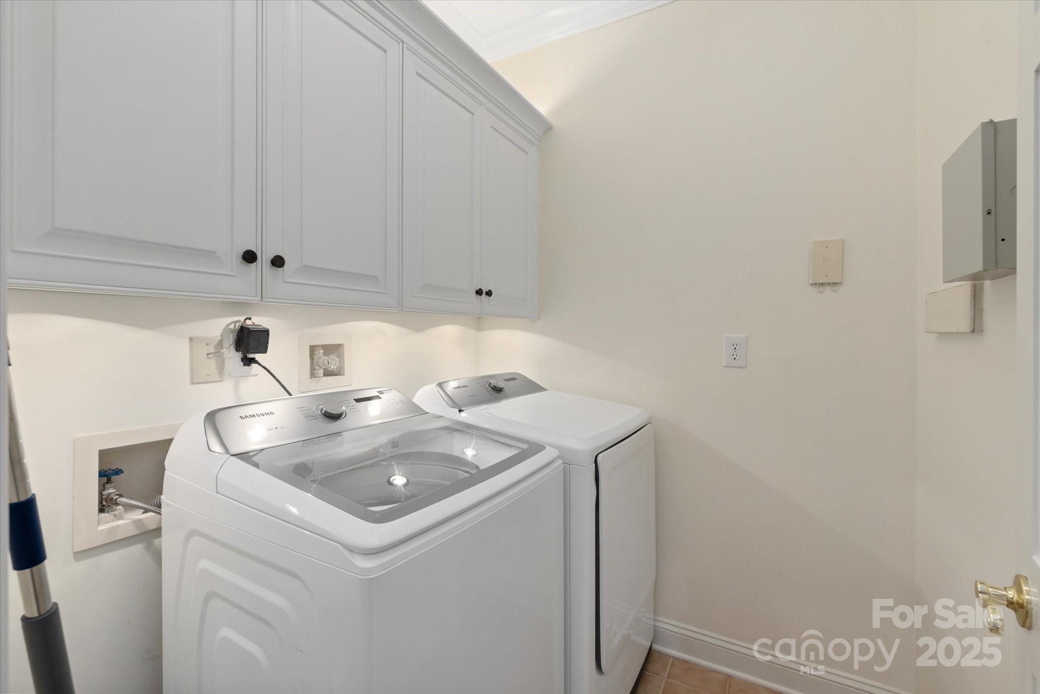 5601 Fairview Road Unit: 11