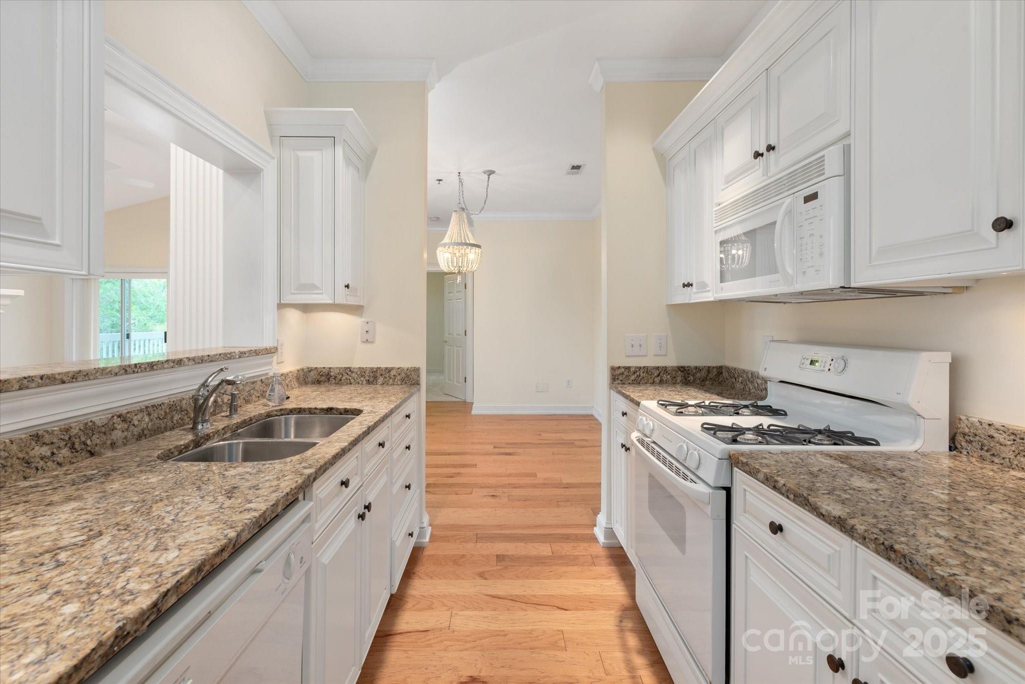 5601 Fairview Road Unit: 11