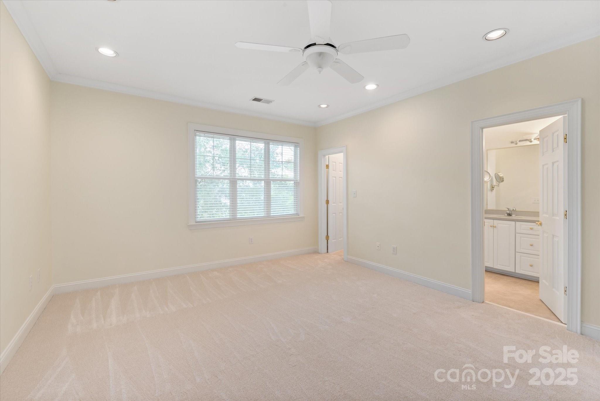 5601 Fairview Road Unit: 11