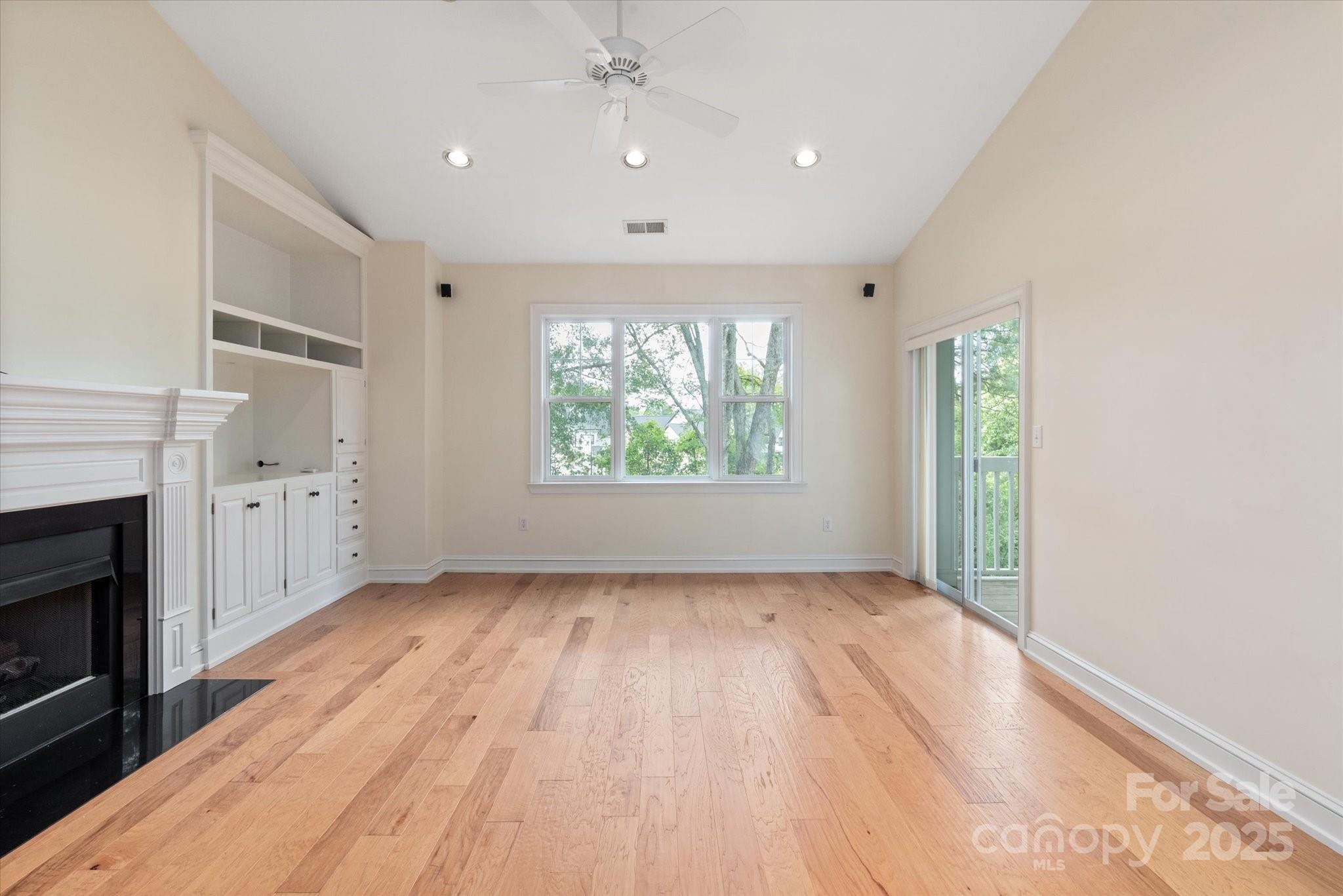 5601 Fairview Road Unit: 11