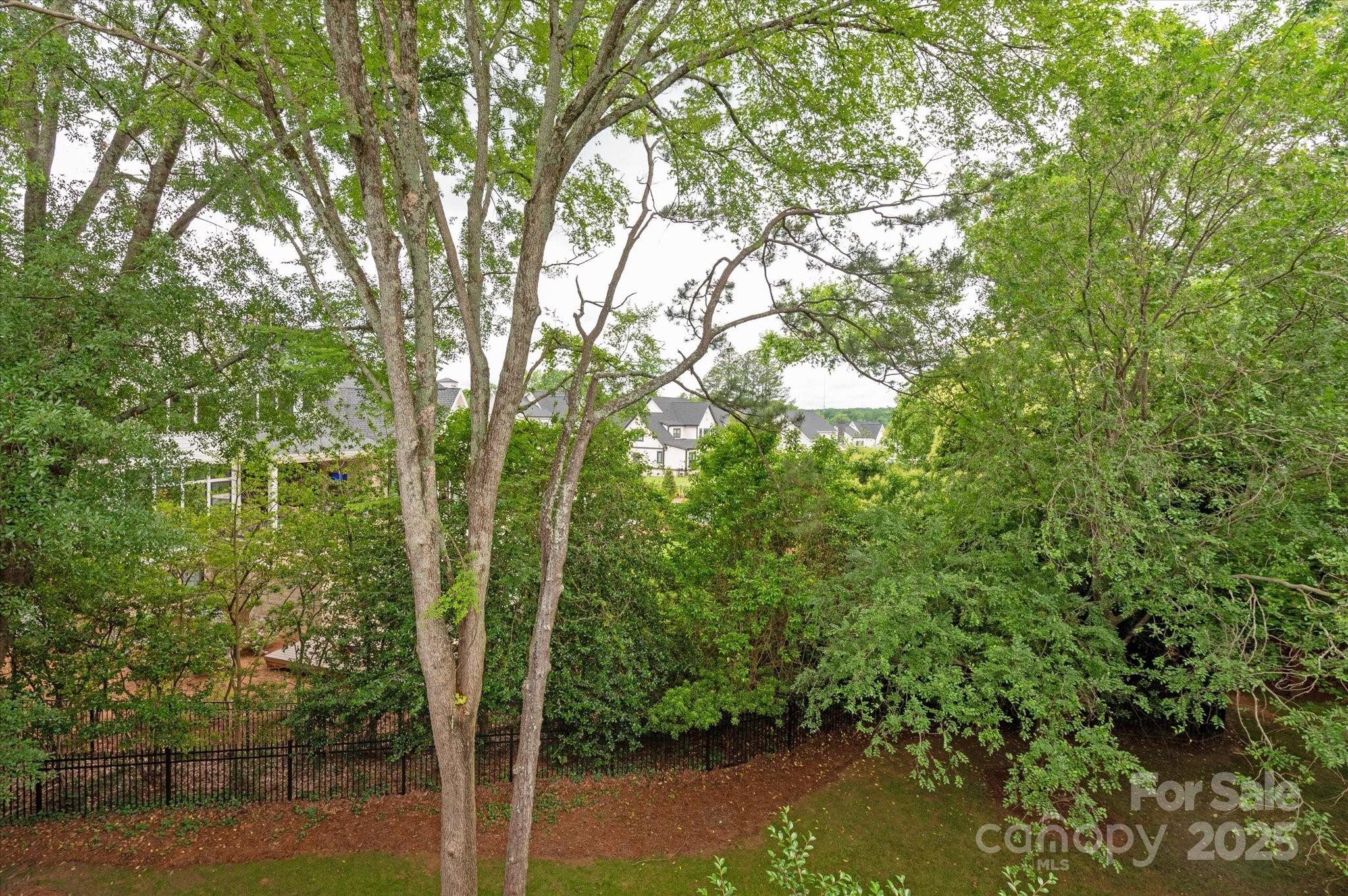 5601 Fairview Road Unit: 11