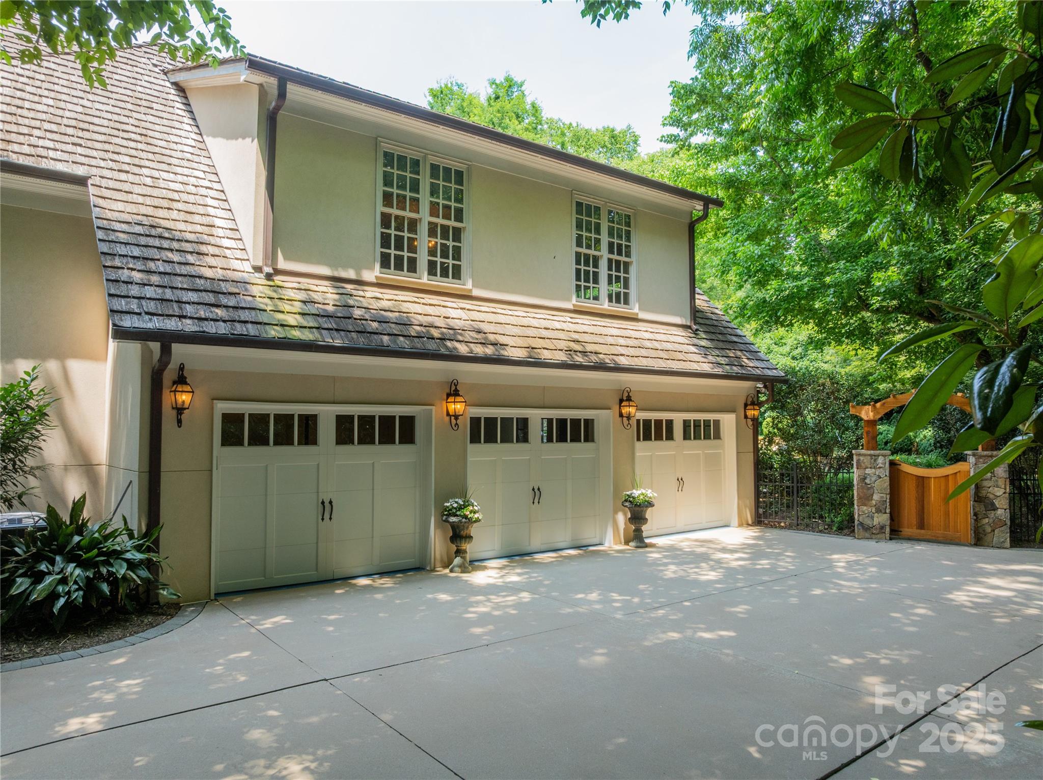 4001 Doves Roost Court