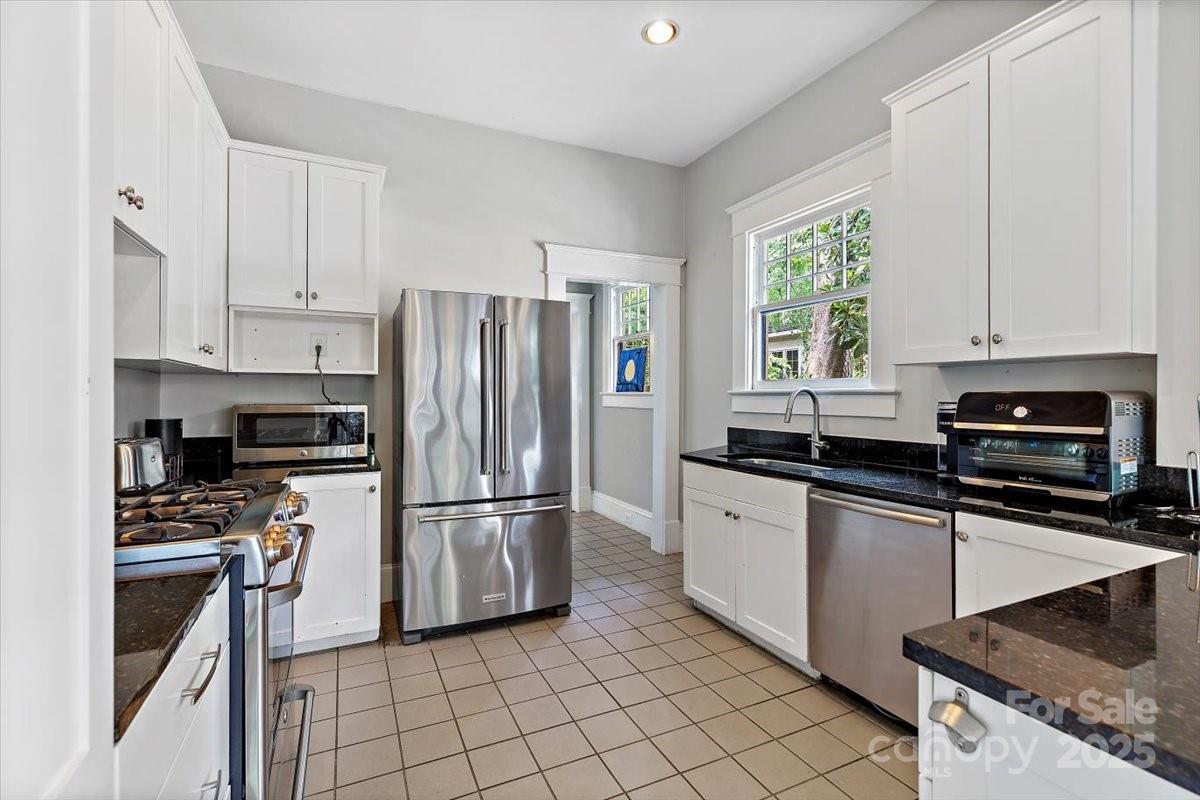 506 Clement Ave