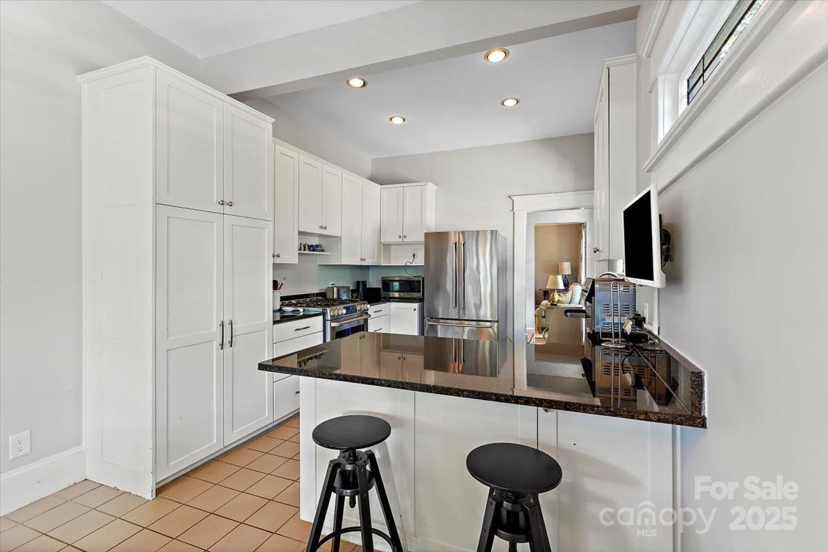 506 Clement Ave