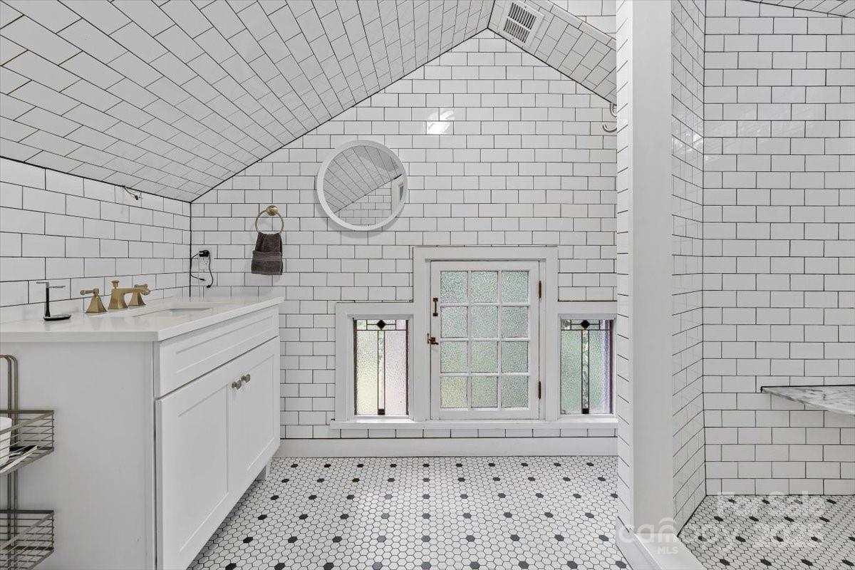 506 Clement Ave