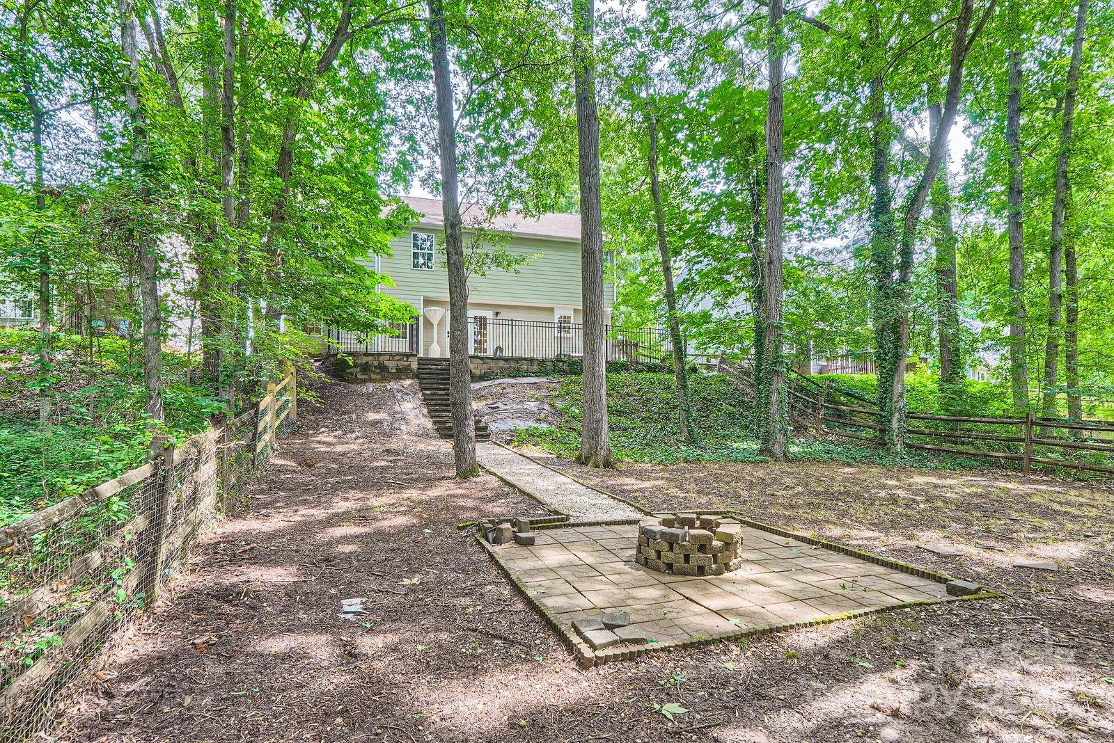 7810 Leisure Lane