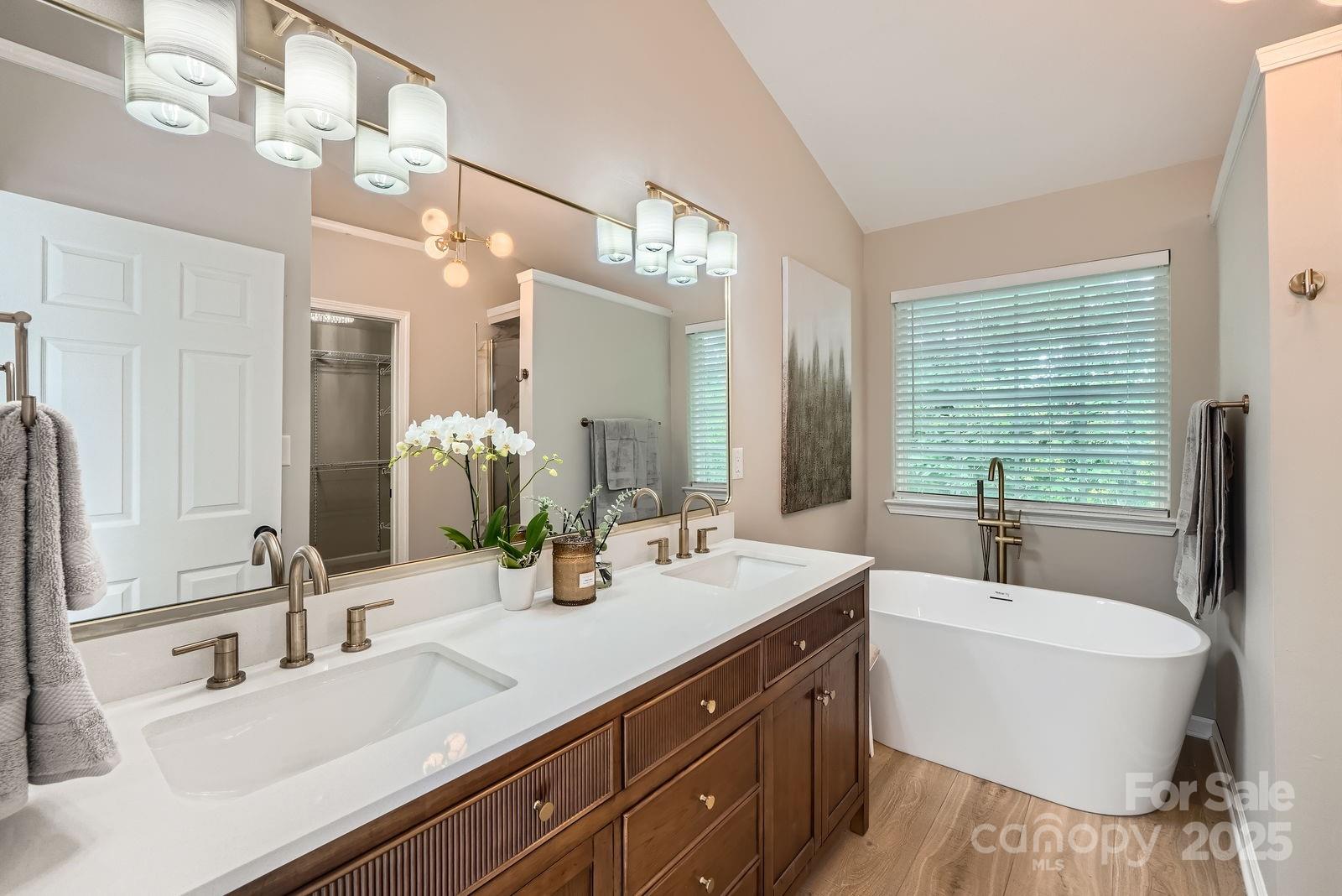 7810 Leisure Lane