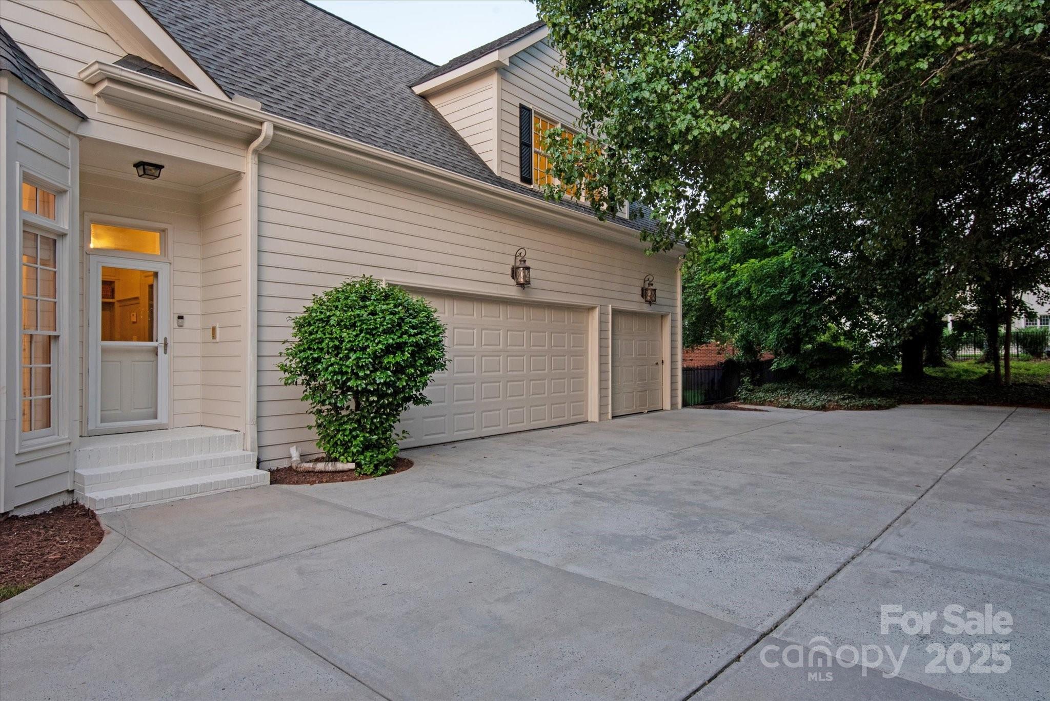 11723 Oakland Hills Place