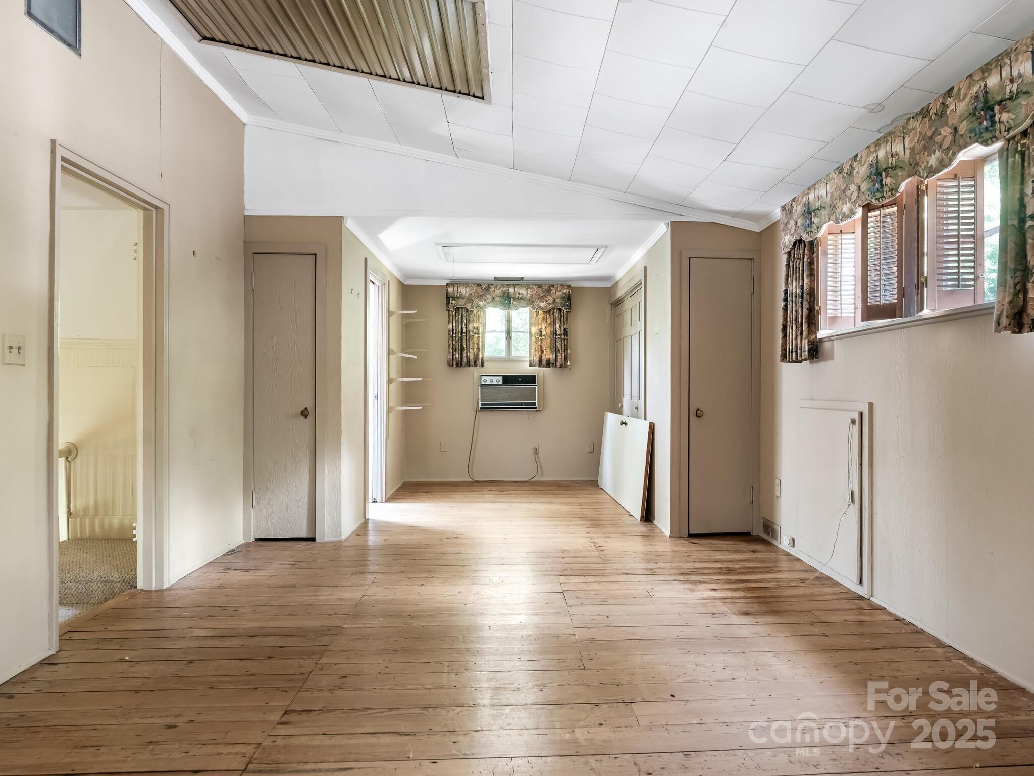 1950 Overhill Road