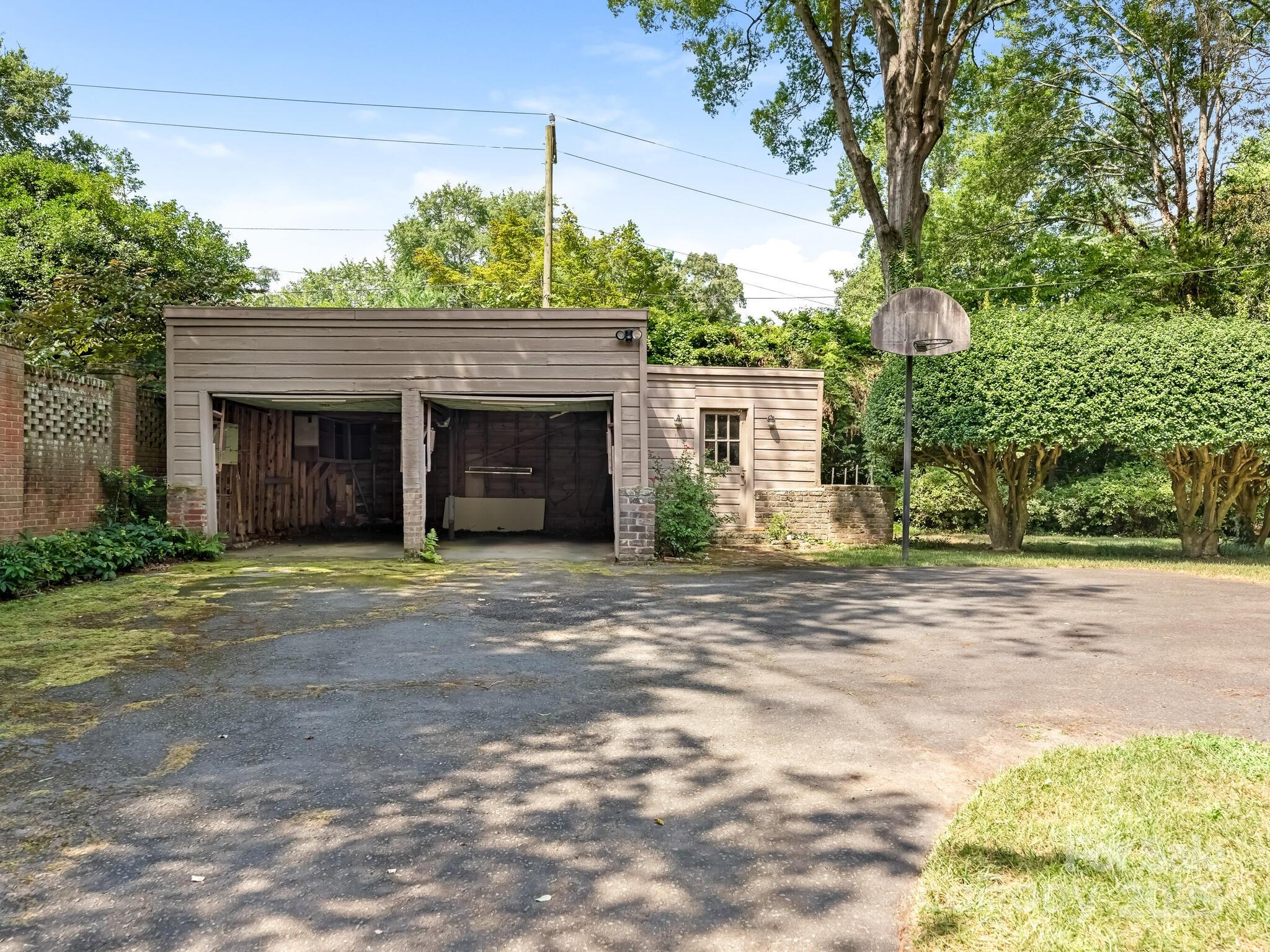 1950 Overhill Road