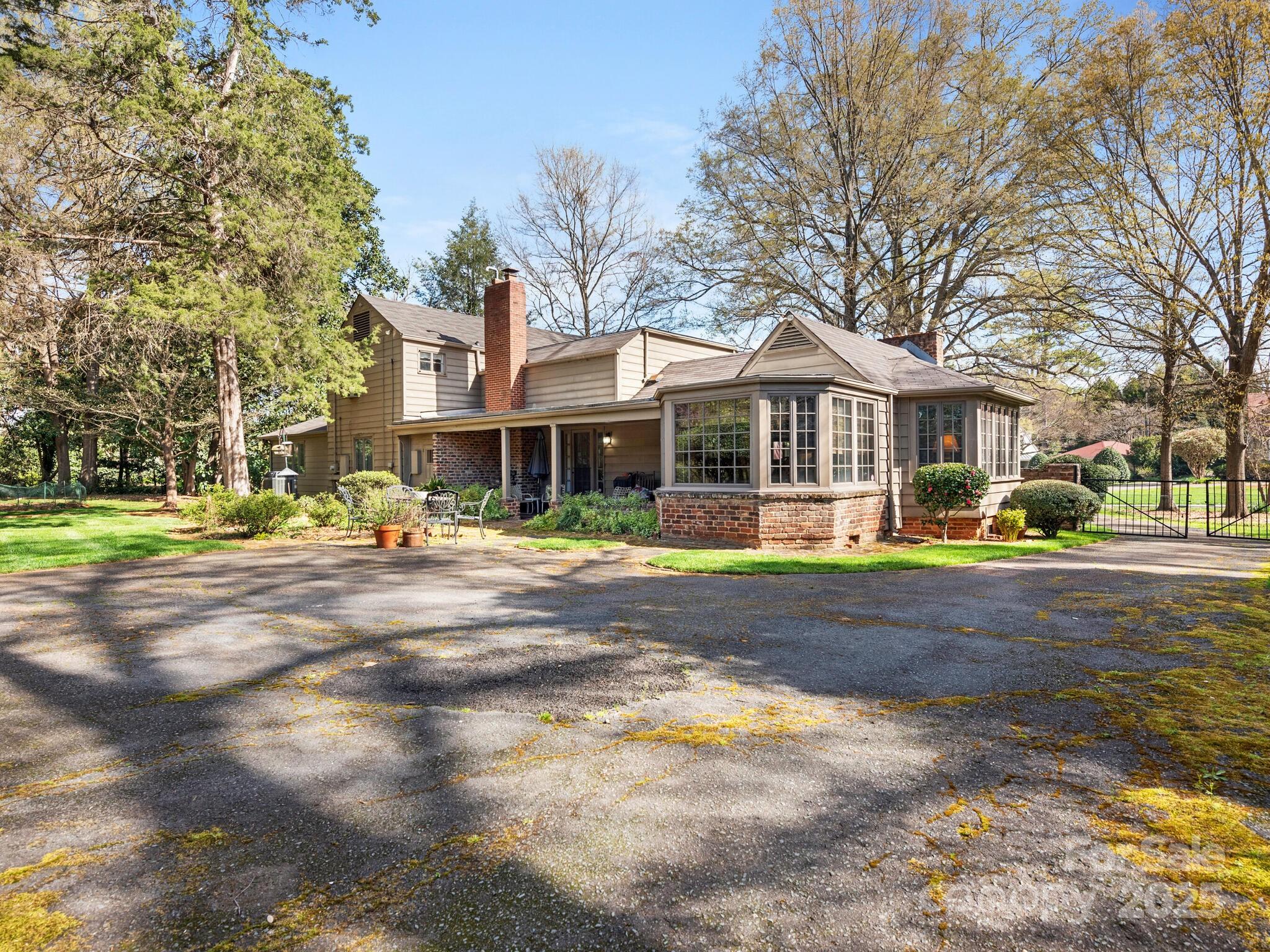 1950 Overhill Road