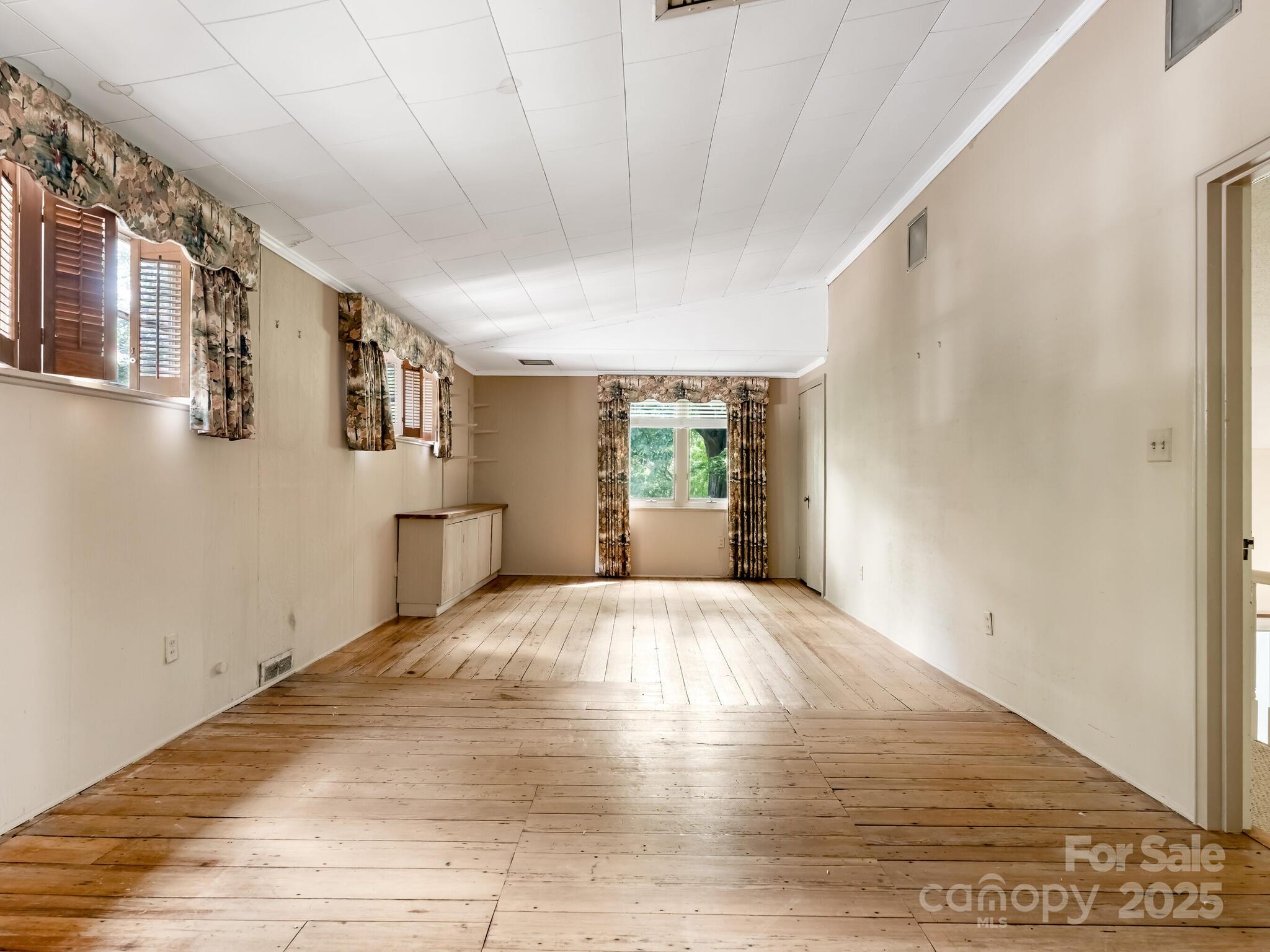 1950 Overhill Road