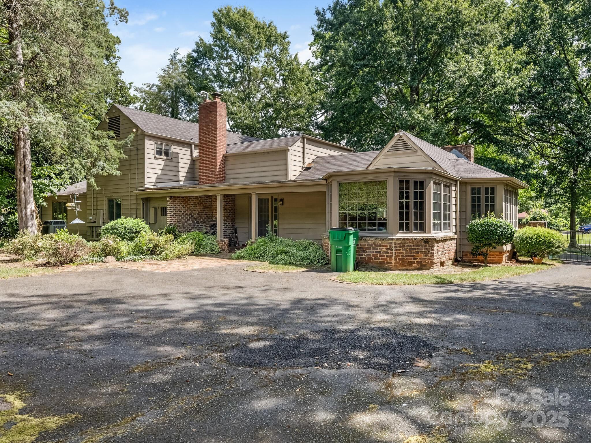 1950 Overhill Road