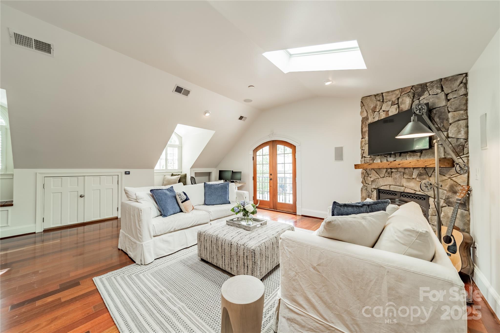 601 Cherokee Road