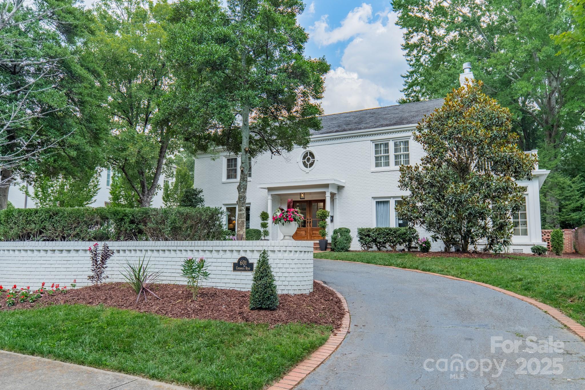 601 Cherokee Road