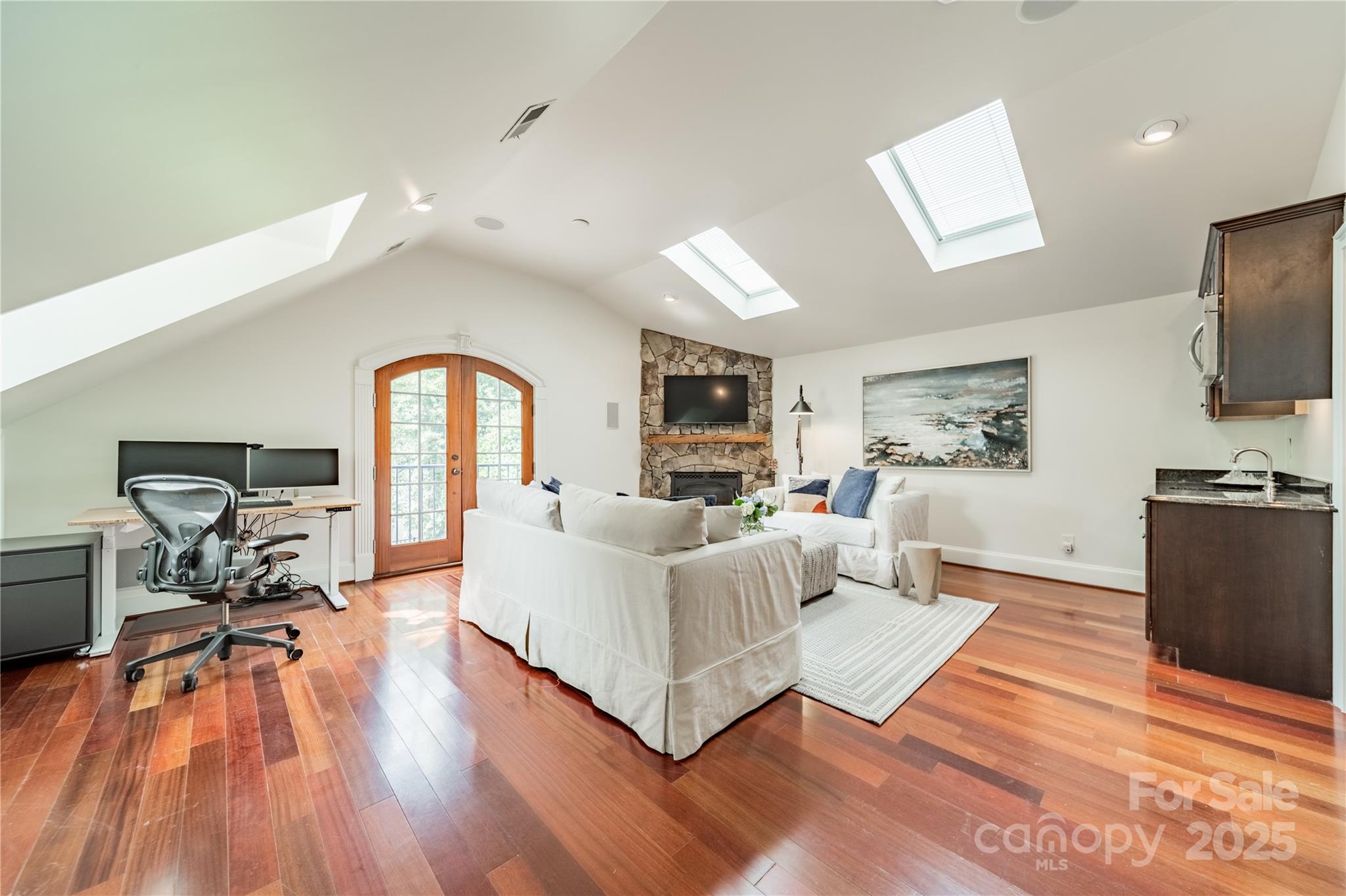 601 Cherokee Road