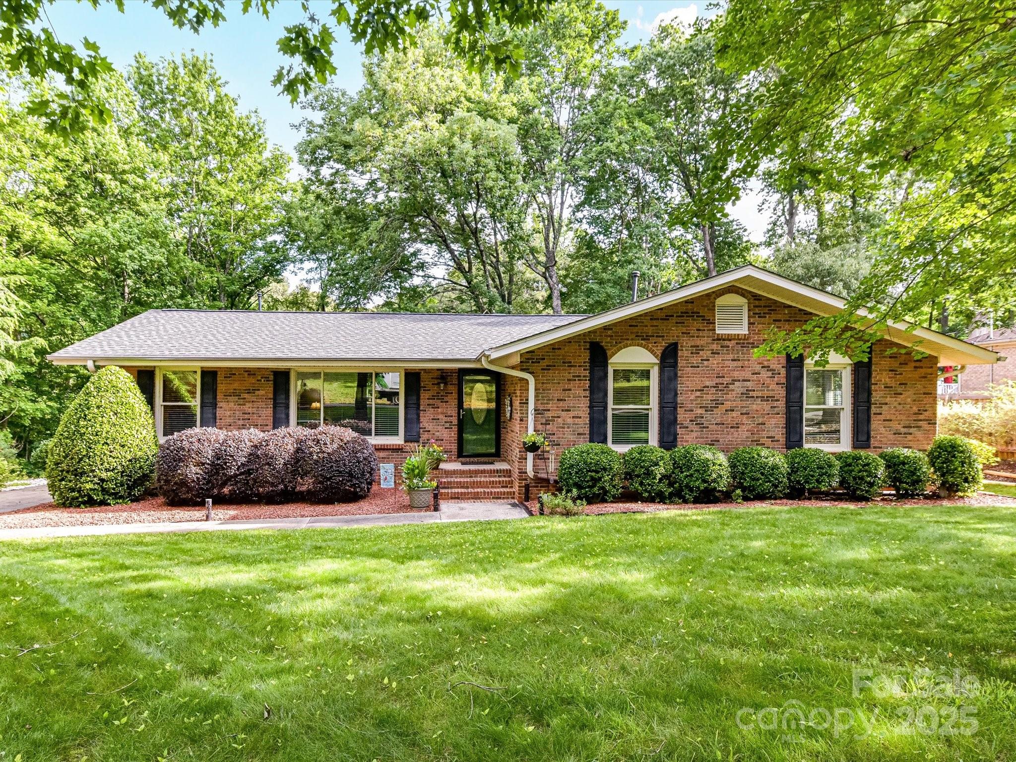 13617 Lake Bluff Drive