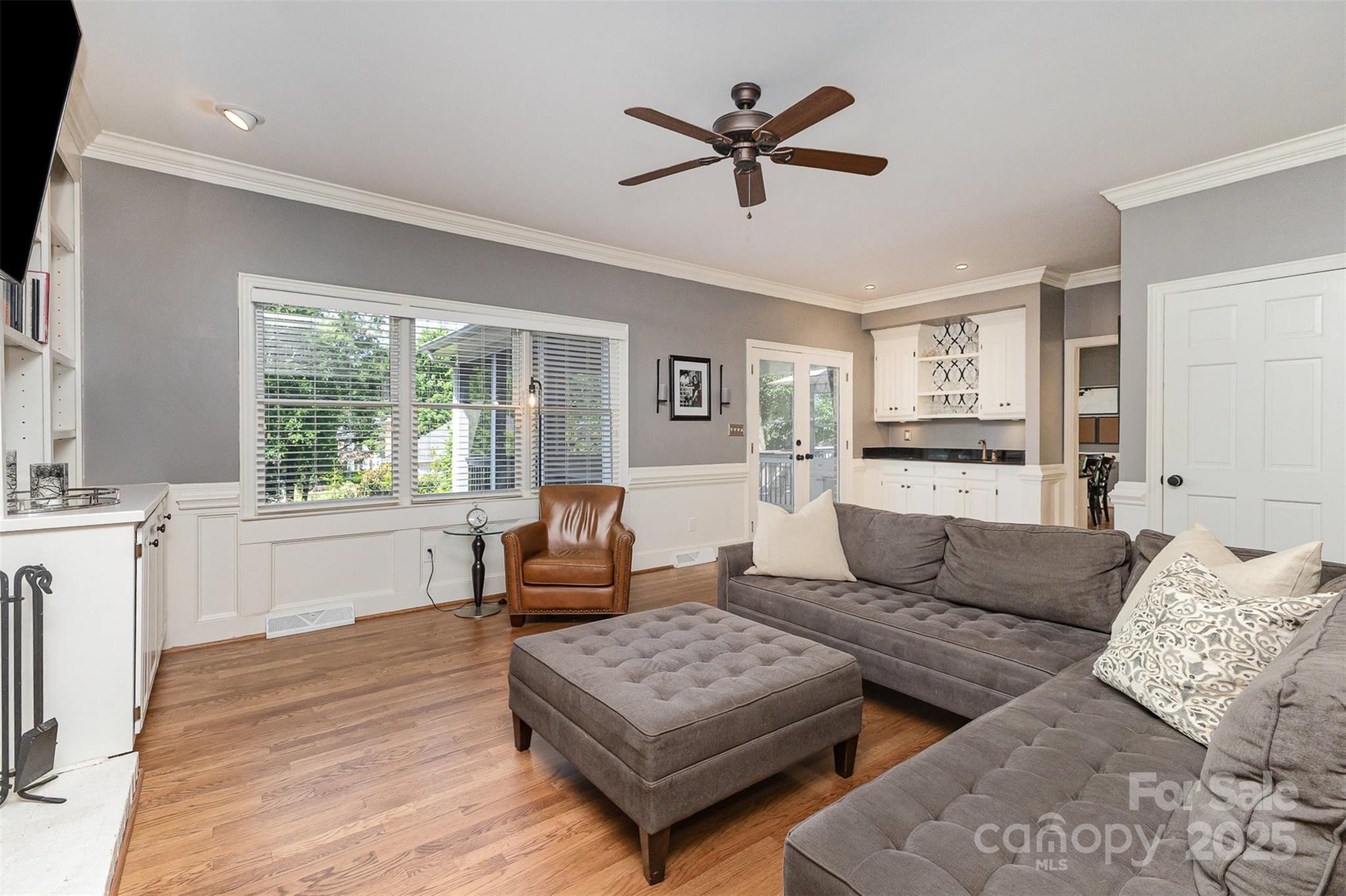 905 Mangionne Drive