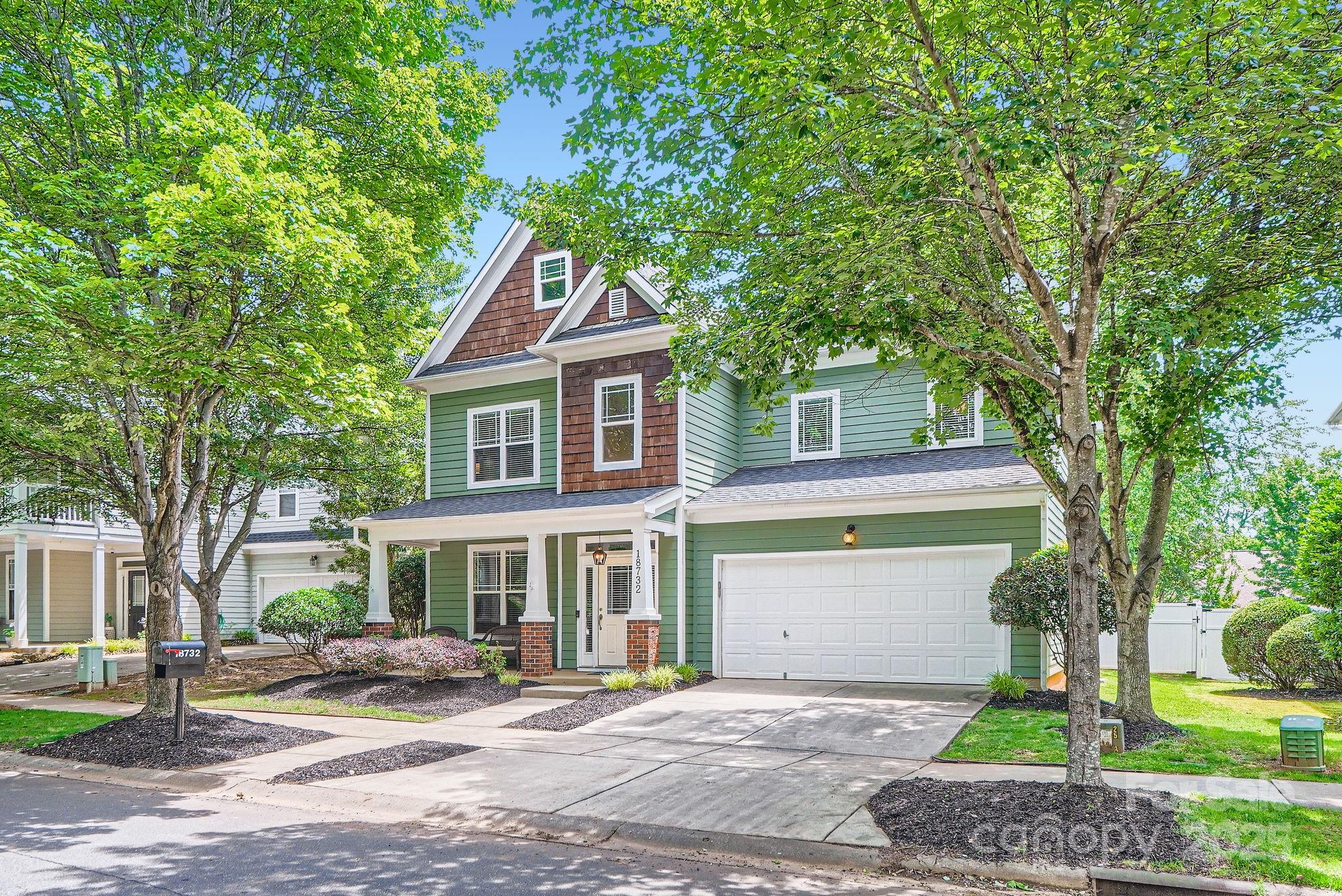 18732 Coachmans Trace