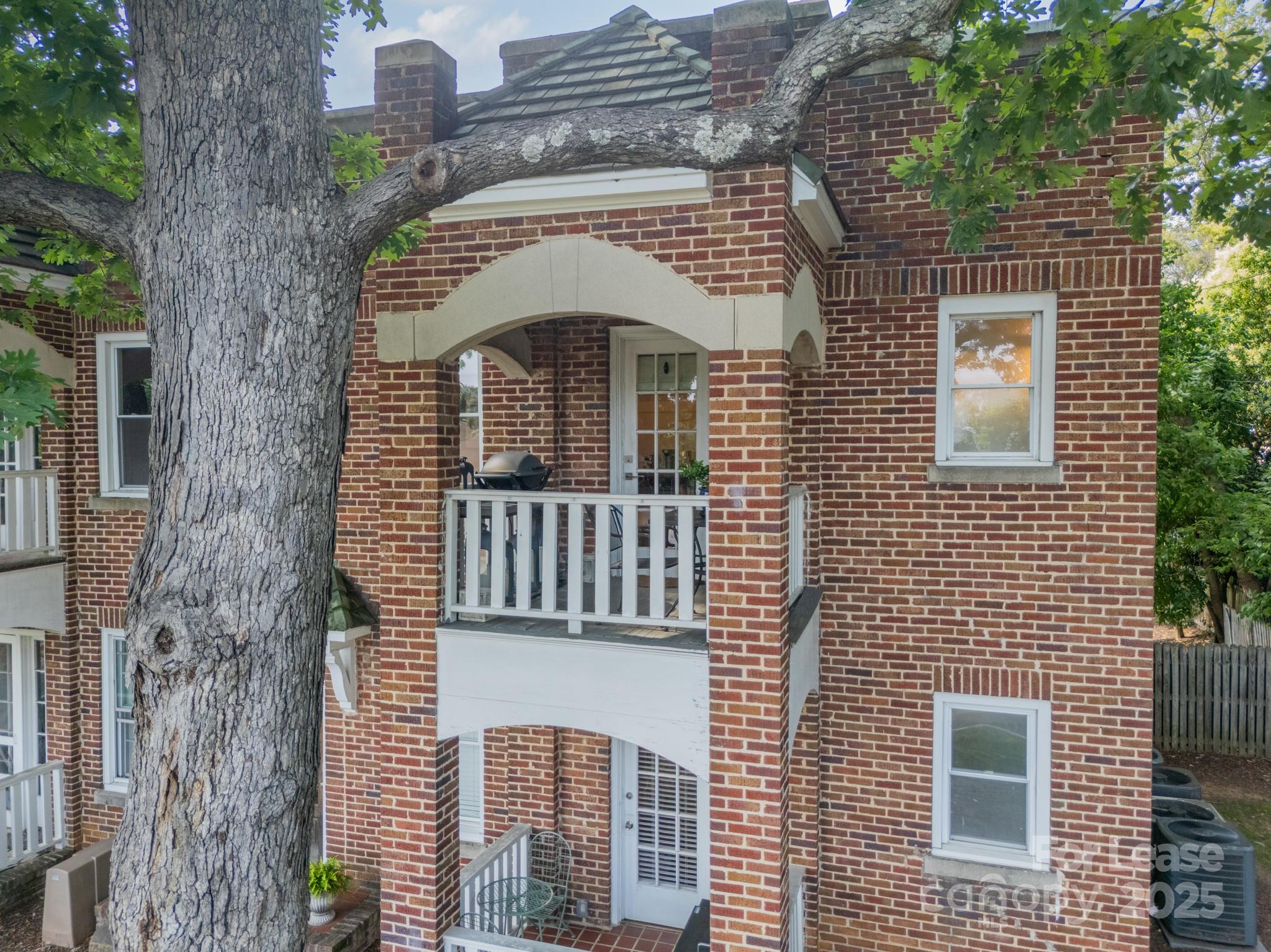 843 Ideal Way Unit: 12