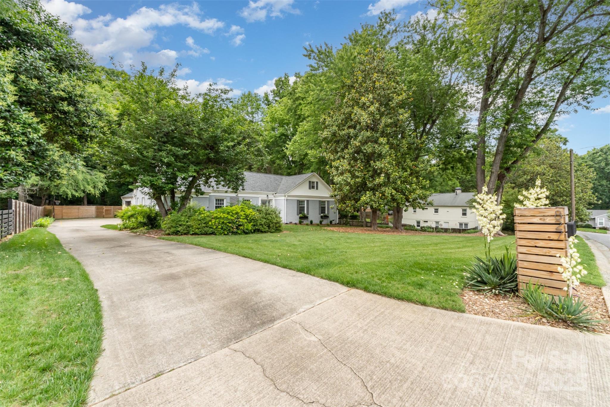 827 Ashwyn Drive