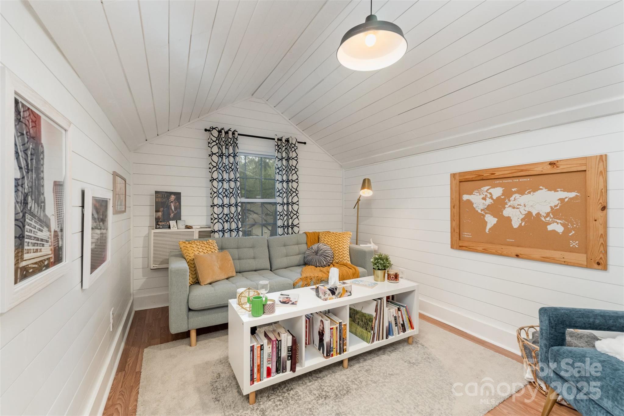 827 Ashwyn Drive