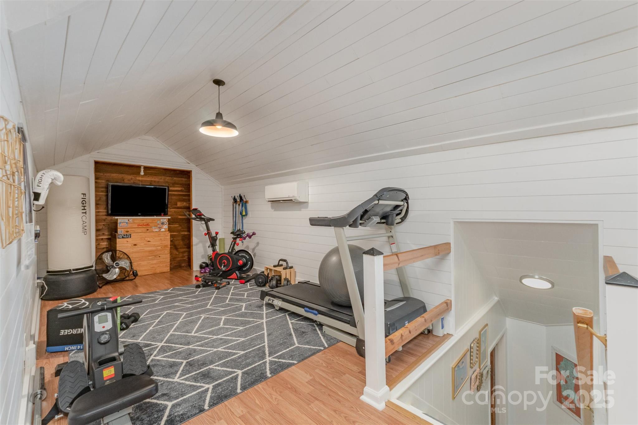 827 Ashwyn Drive