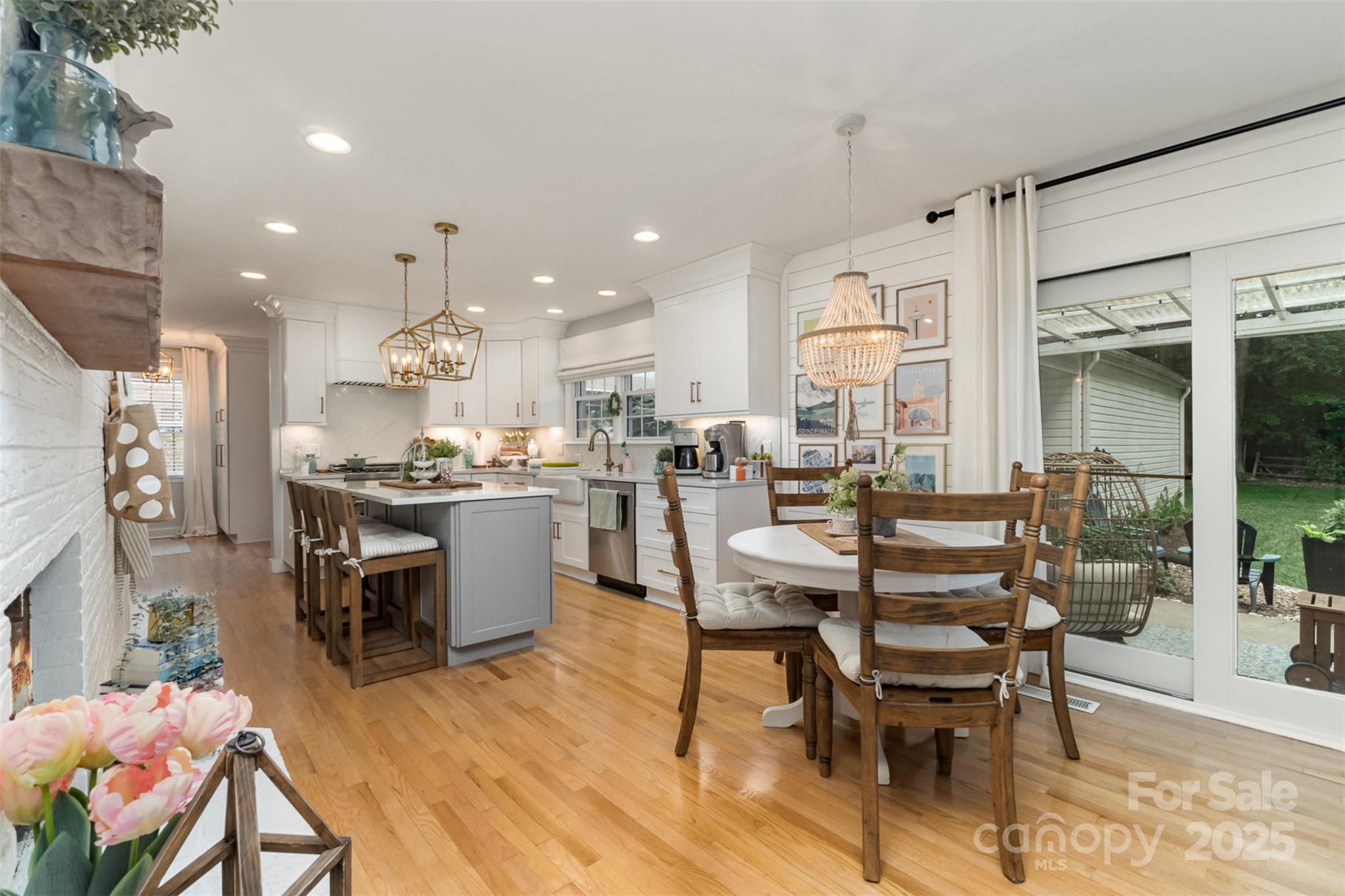 827 Ashwyn Drive