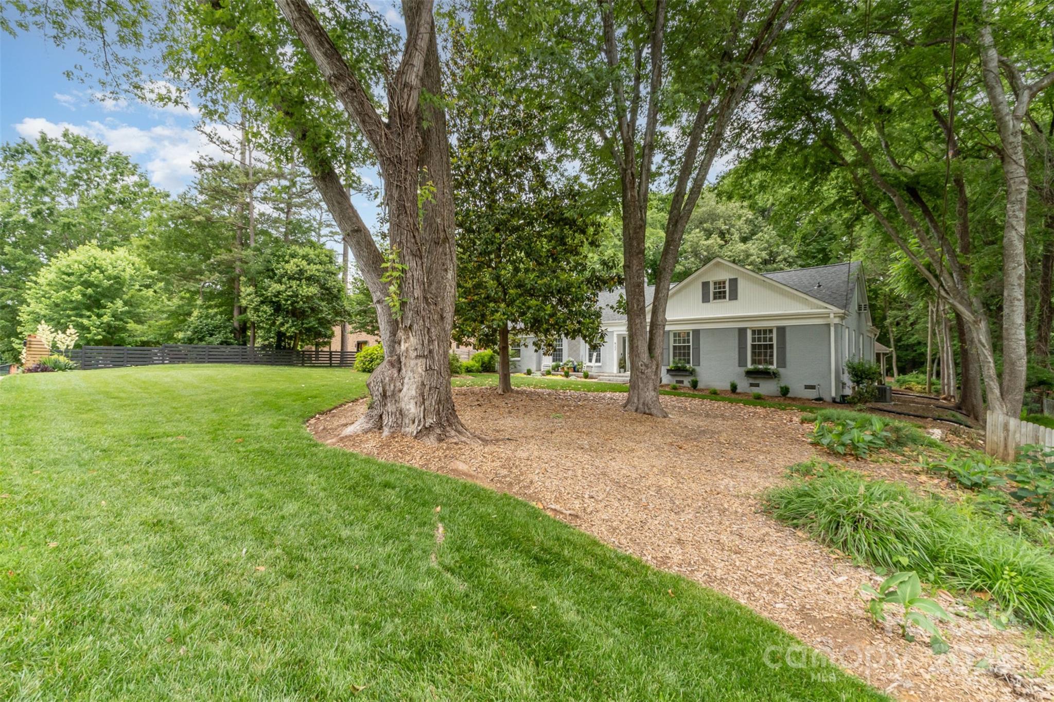 827 Ashwyn Drive