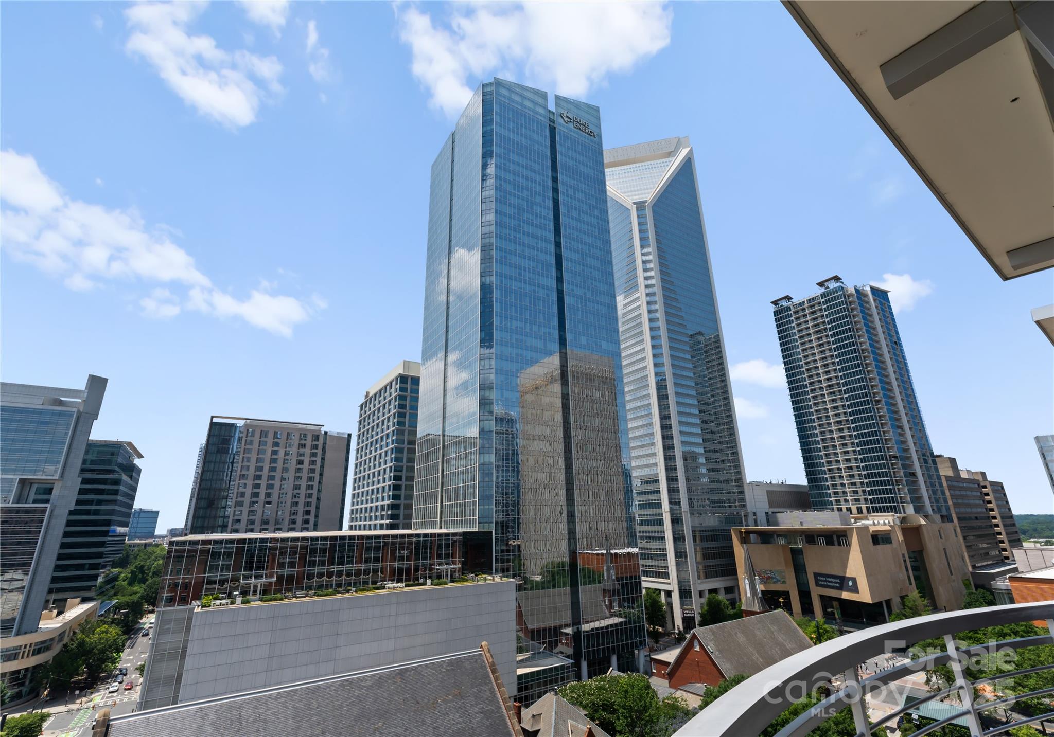 435 S Tryon Street Unit: 907