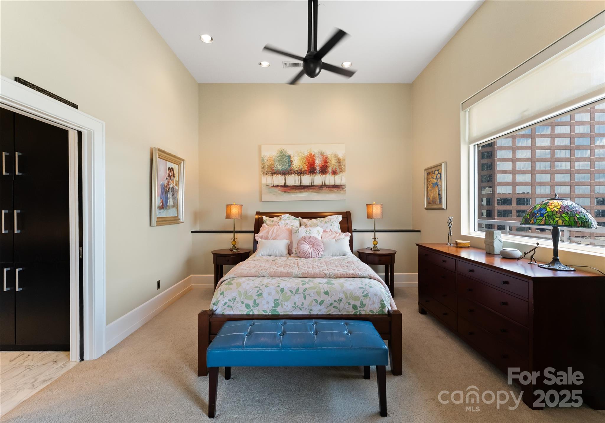 435 S Tryon Street Unit: 907