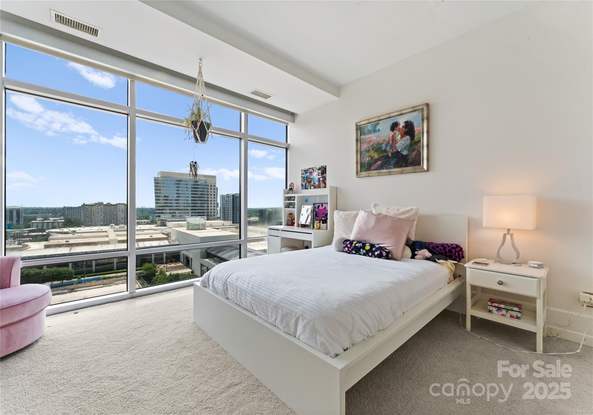 435 S Tryon Street Unit: 907