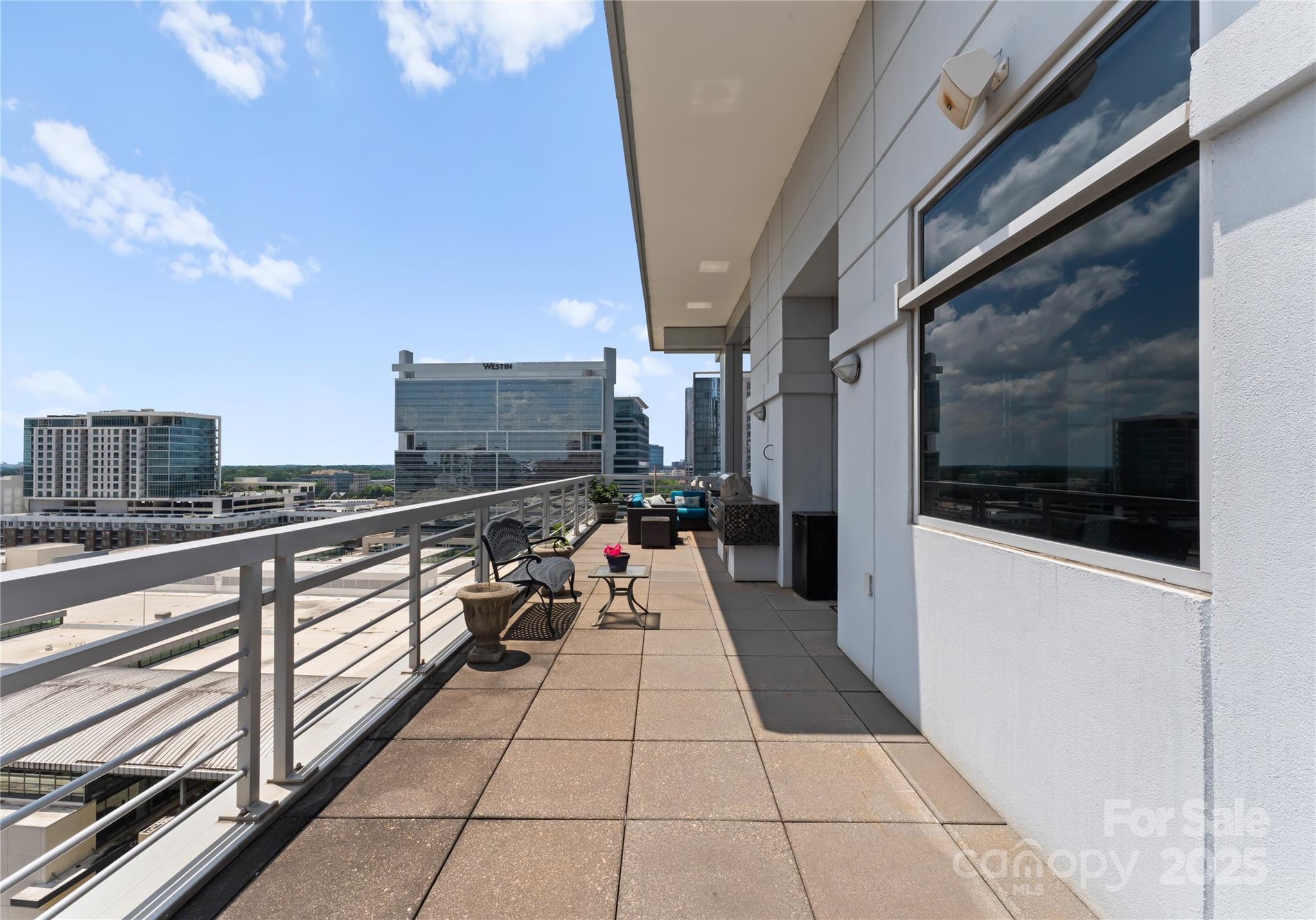 435 S Tryon Street Unit: 907
