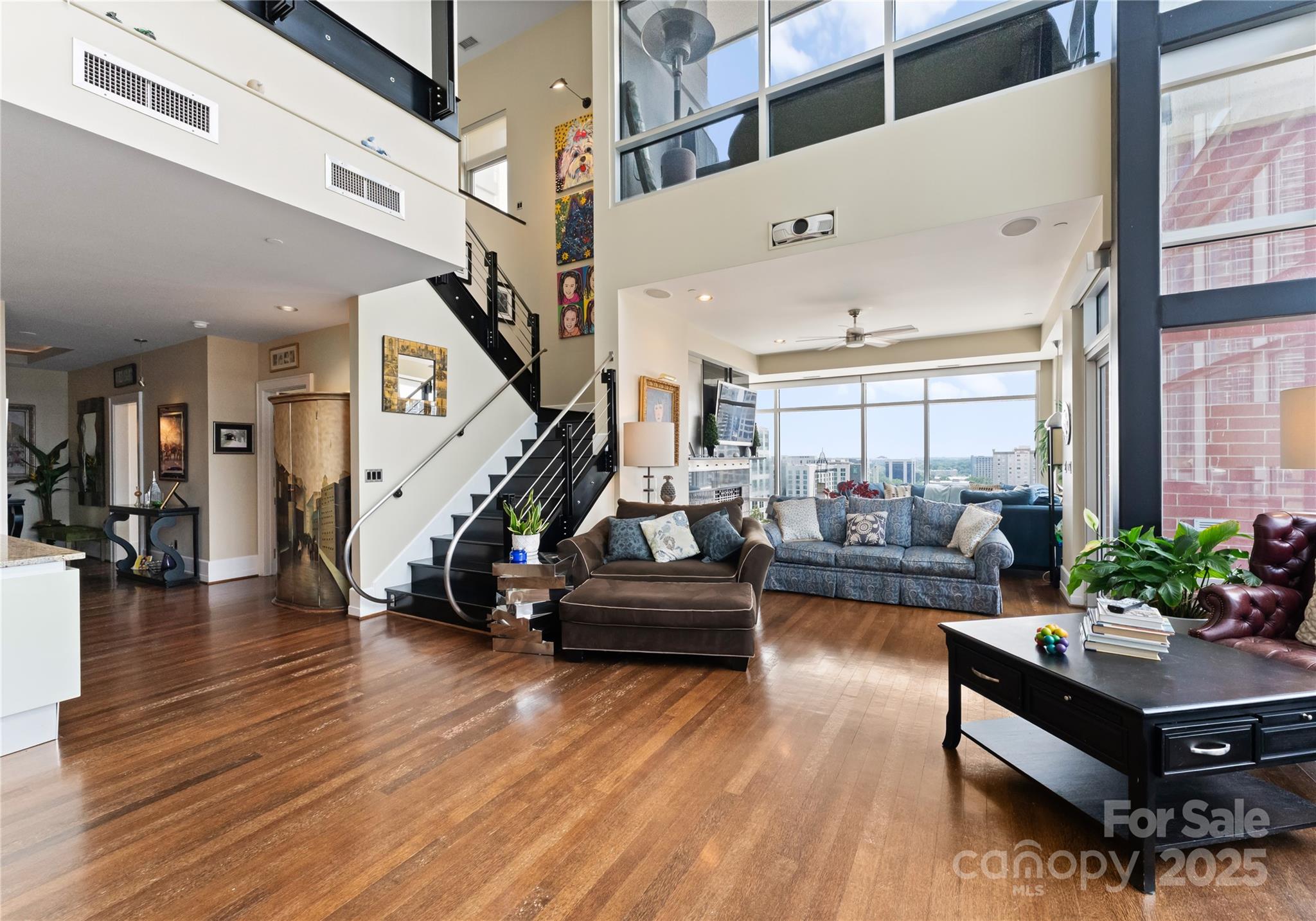 435 S Tryon Street Unit: 907