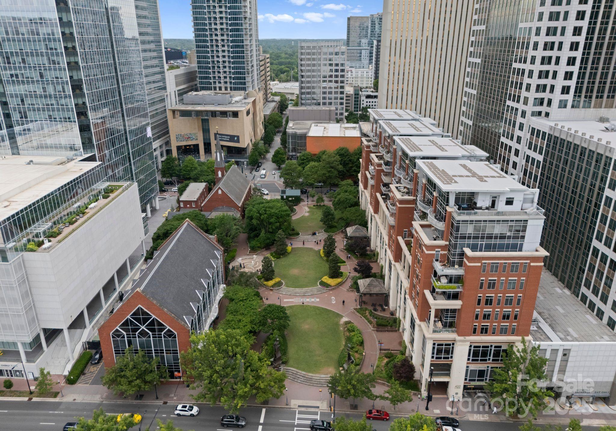 435 S Tryon Street Unit: 907