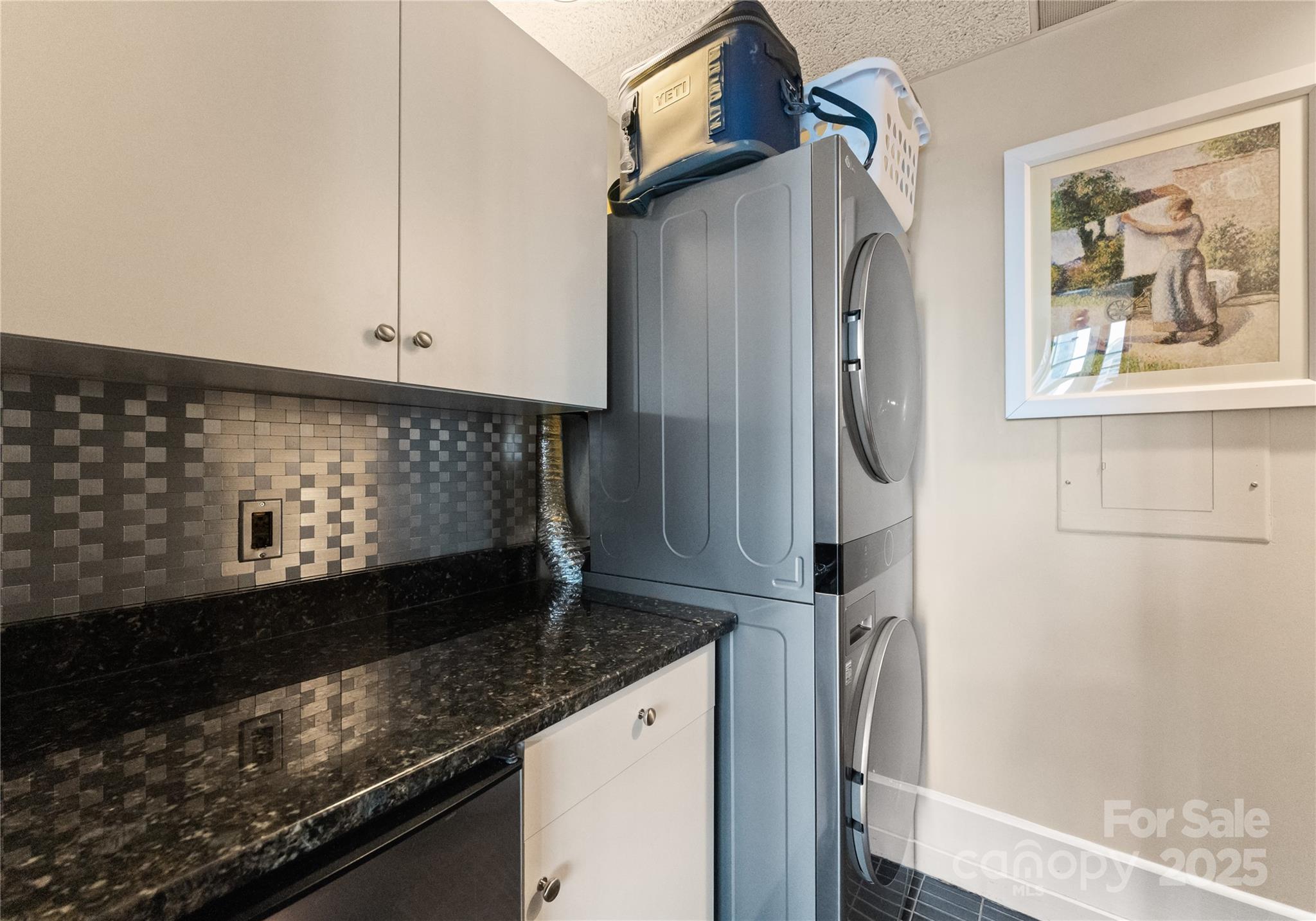 435 S Tryon Street Unit: 907