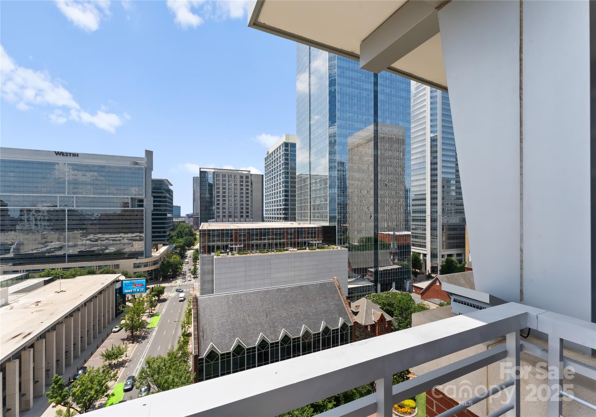 435 S Tryon Street Unit: 907