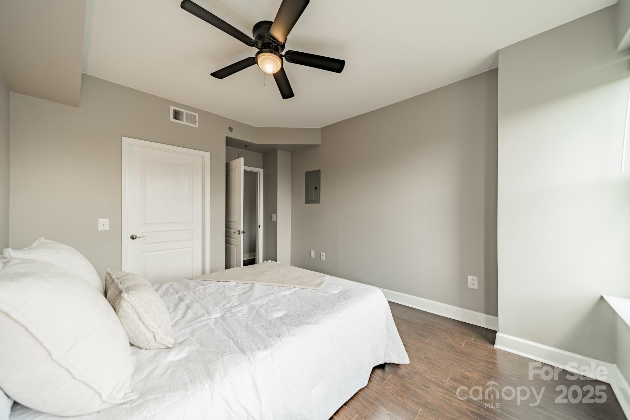 1315 East Boulevard Unit: 327