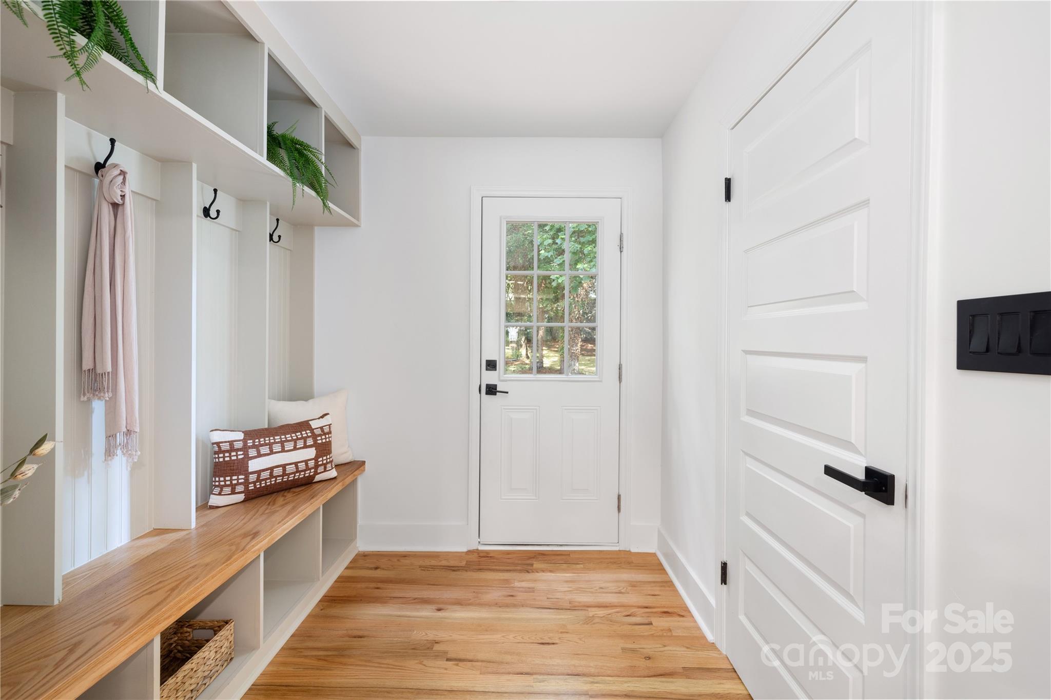 2120 Shadyview Drive